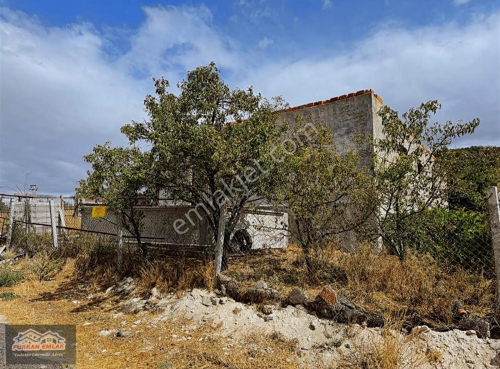 Seydişehir Gevrekli De Tek Kat Yapıtı İle Birlikte Satılık Arsa - Görsel 8