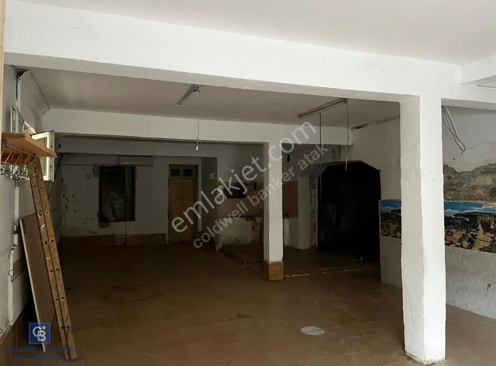Urla Yelaltı'nda 315 M2 Geniş Kiralık Dükkan/ İşyeri - Görsel 10