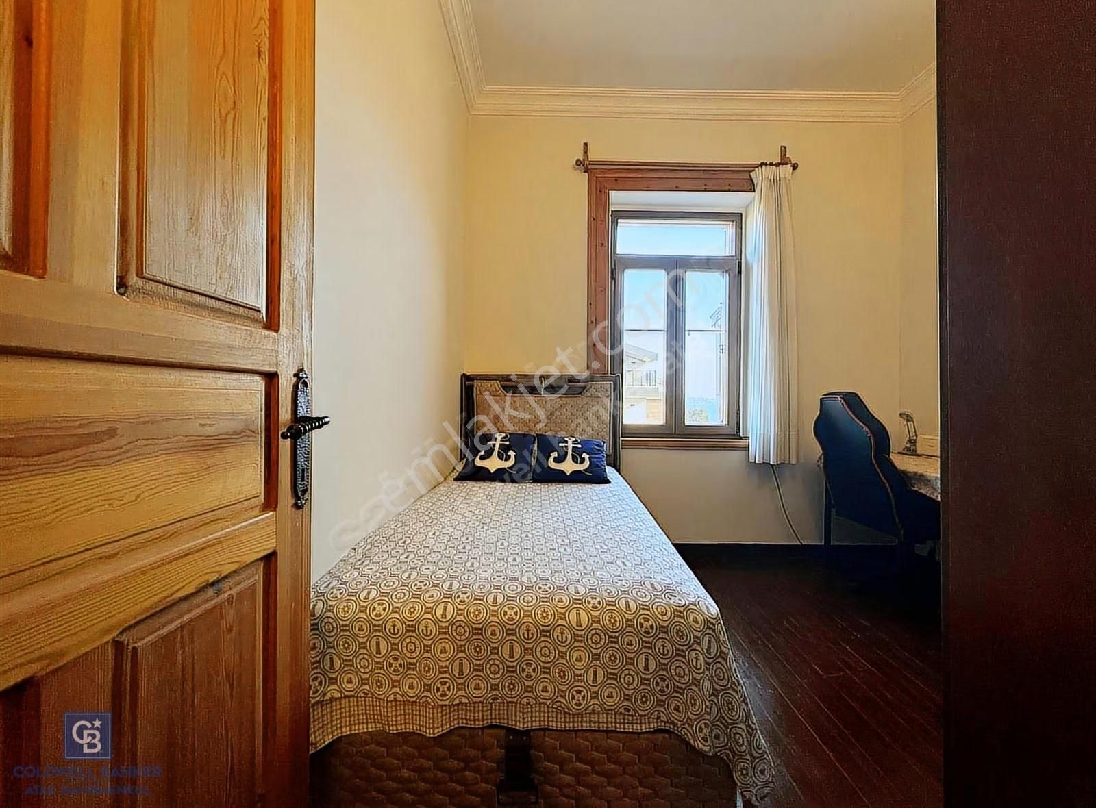 Urla İskelede Eşsiz Konumda Eşyalı Kiralık 2+1 Dubleks Daire - Görsel 24