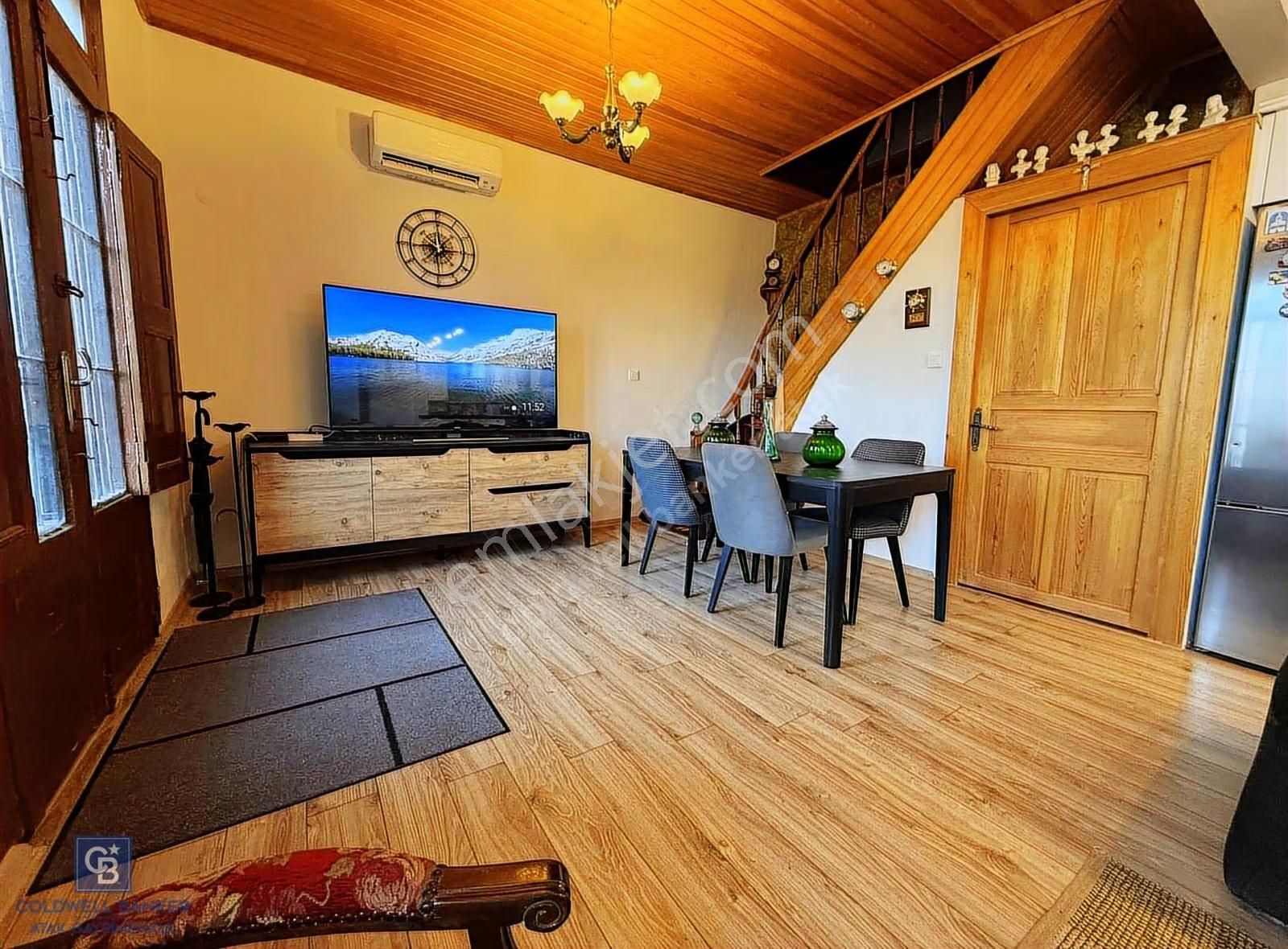 Urla İskelede Eşsiz Konumda Eşyalı Kiralık 2+1 Dubleks Daire - Görsel 8