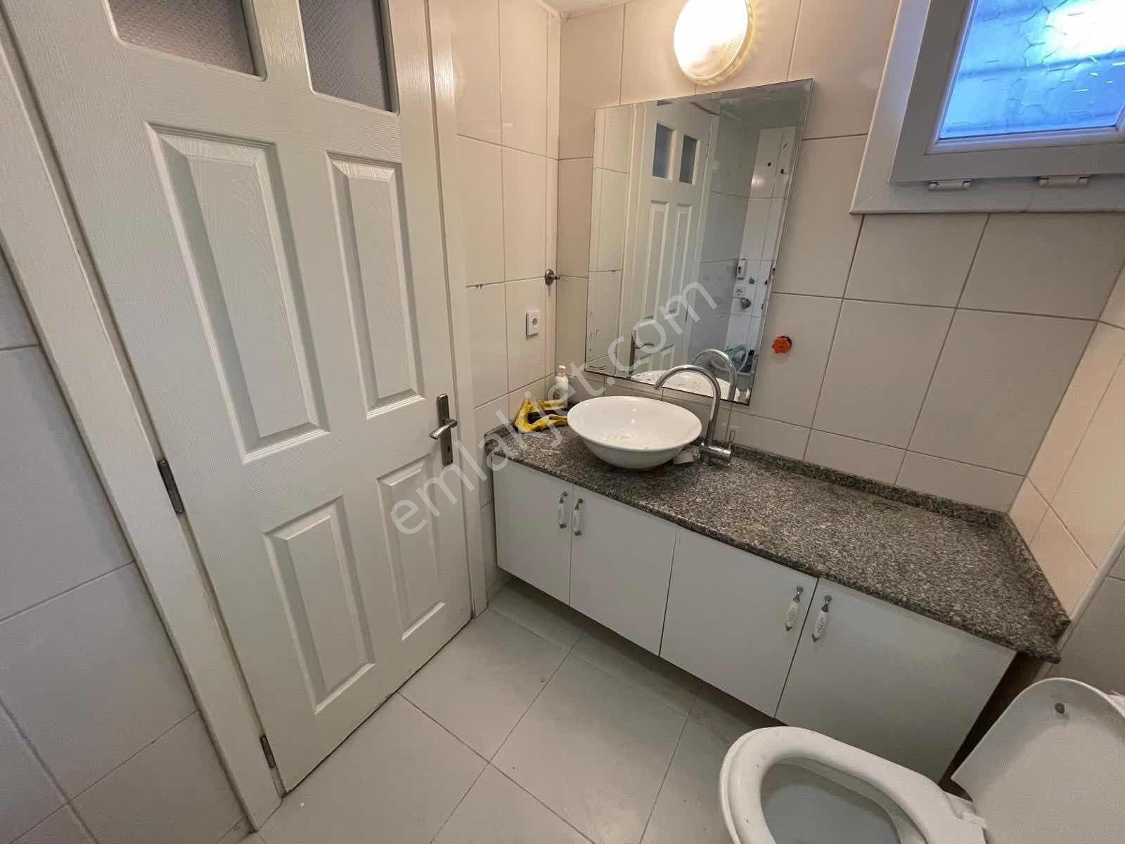 Tarihi Asansör Sokağında Kısmi Deniz Manzaralı 2+1 Satılık! - Görsel 14