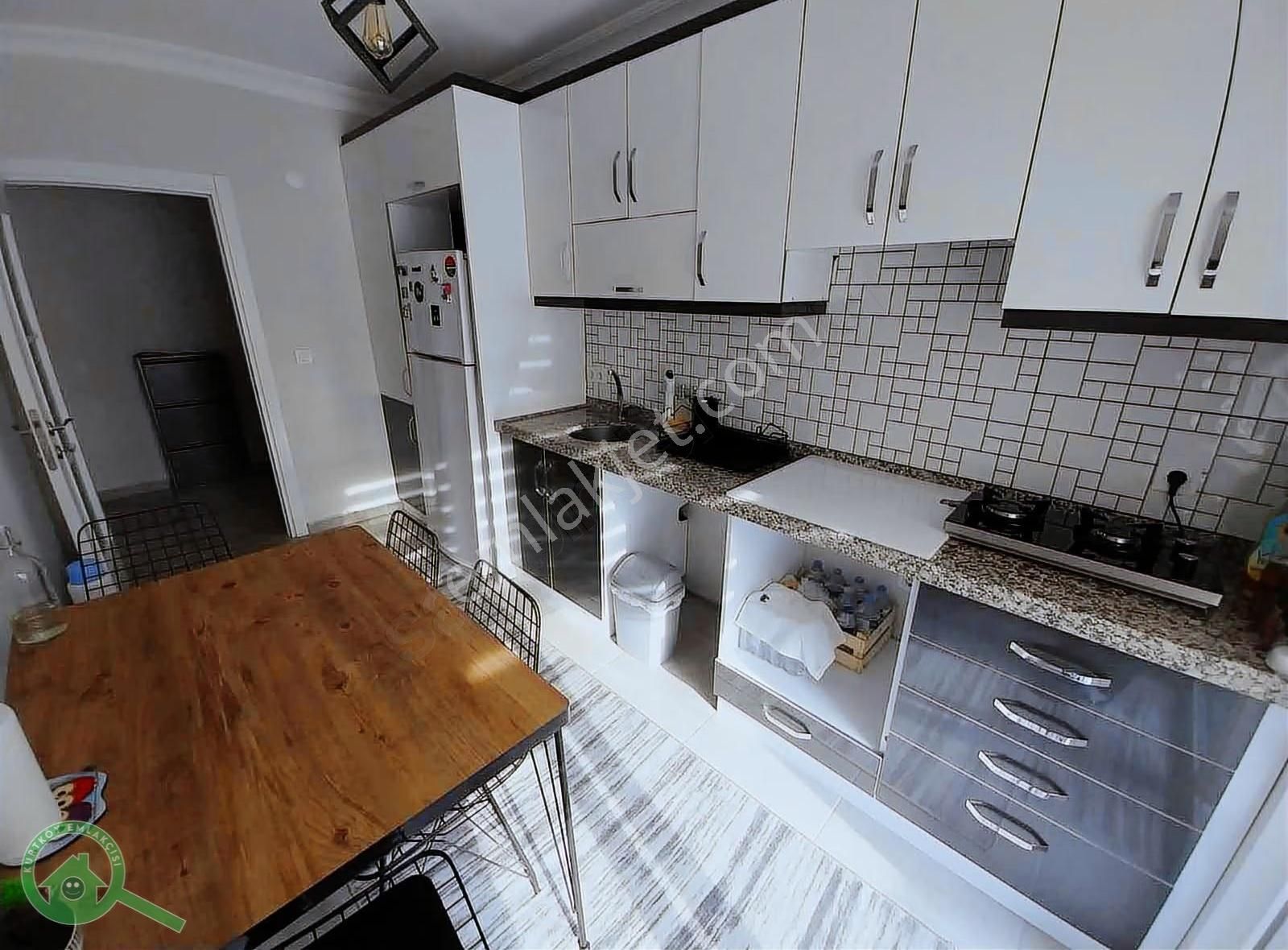 Pendik Çamçeşme'de Satılık 2+1 Daire - Görsel 2