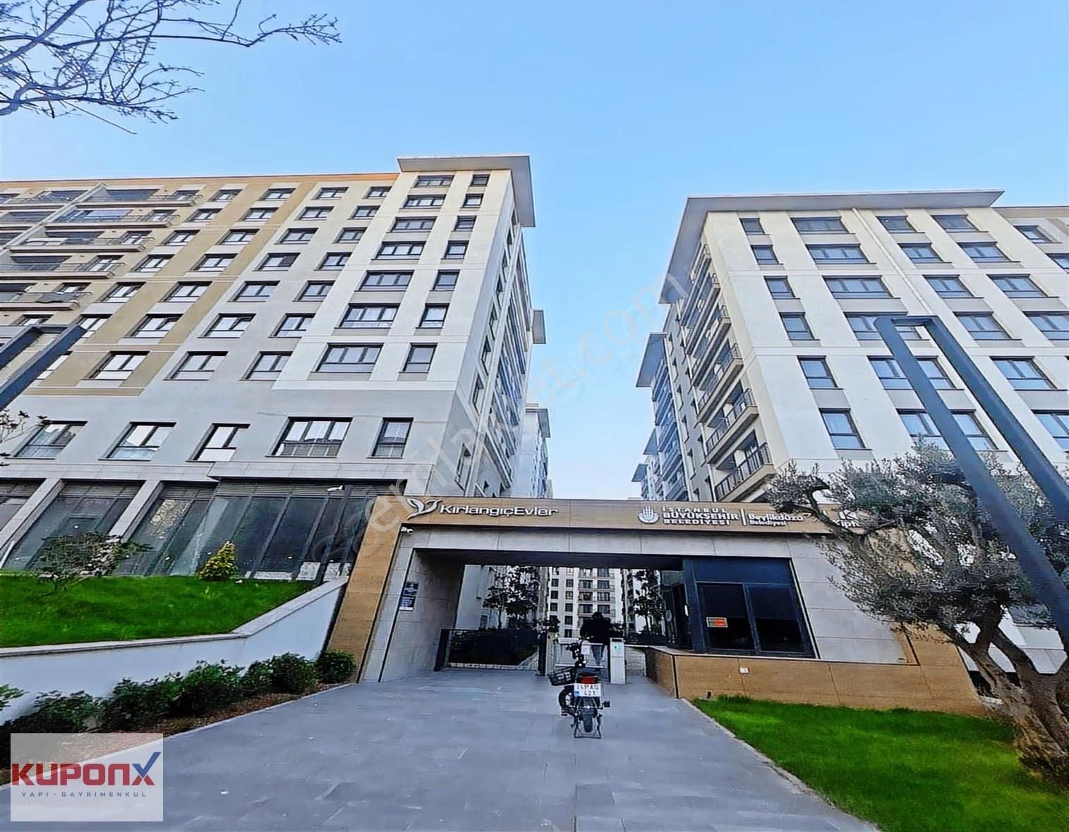 B.düzü Kiptaş Kırlangıç Evlerinde Ön Cephe 3+1 Satılık Daire!!!