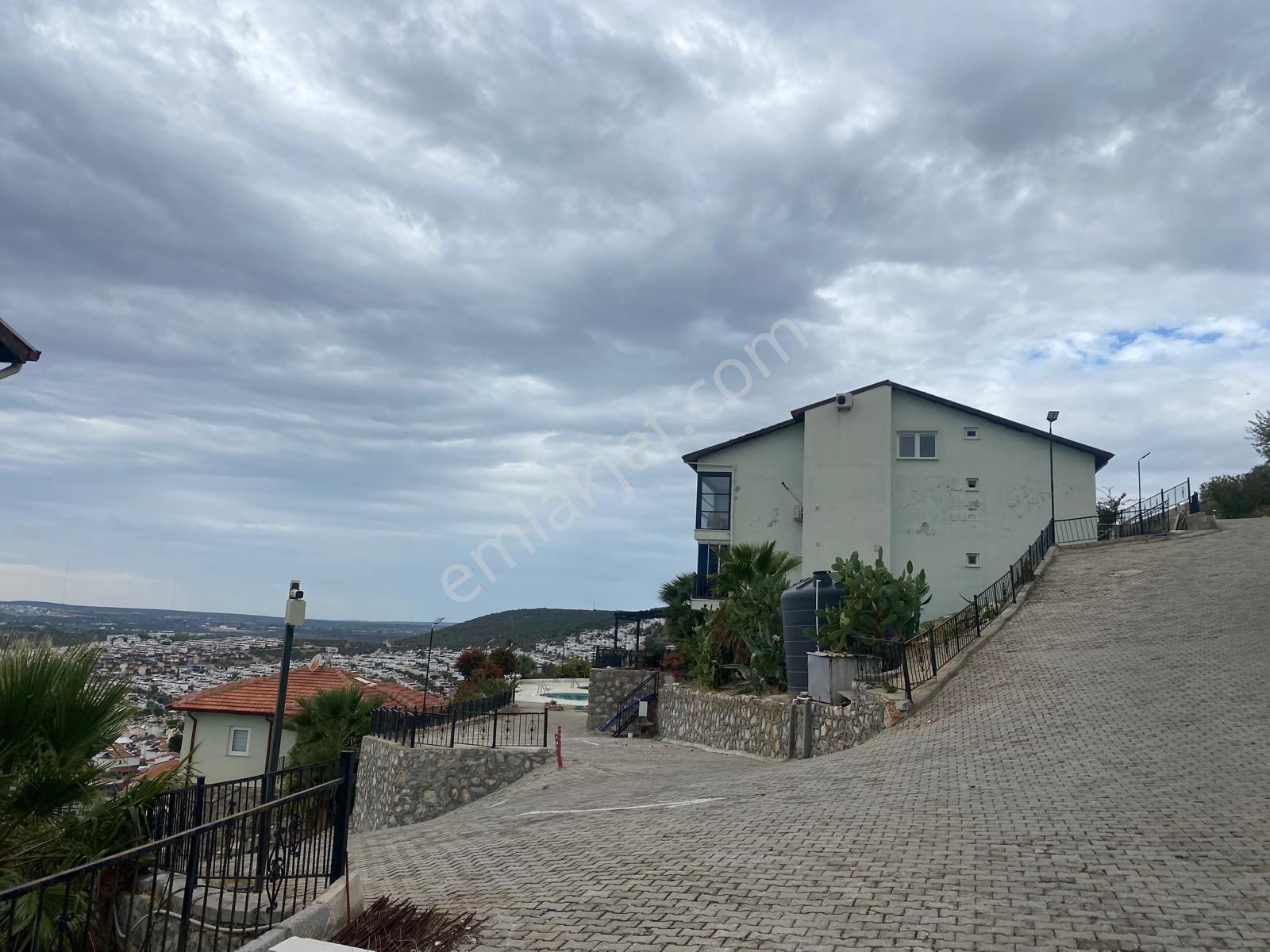 Akbük’te Eşsiz Manzaralı, Düz Girişli 3+1 Lüks Çatı Dubleks - Görsel 2