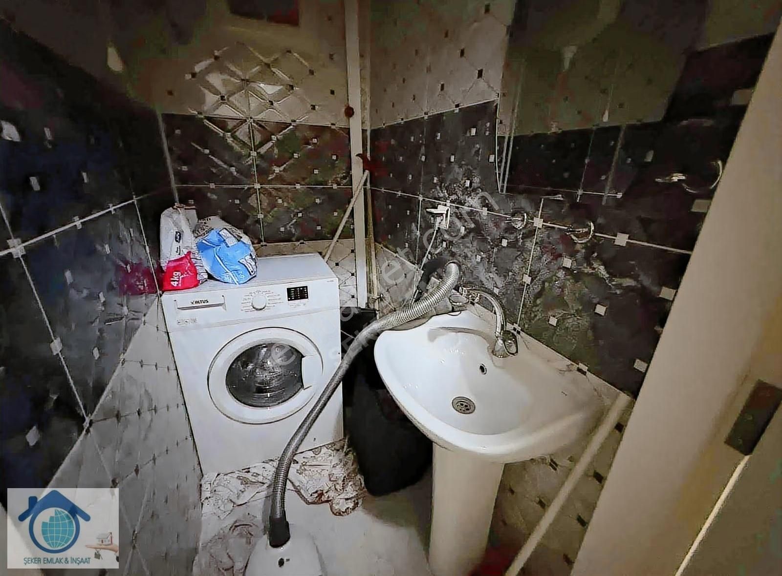 Sarılarda Satılık 2+1 Yüksek Giriş Güney Cephe Havadar Konumda - Görsel 11