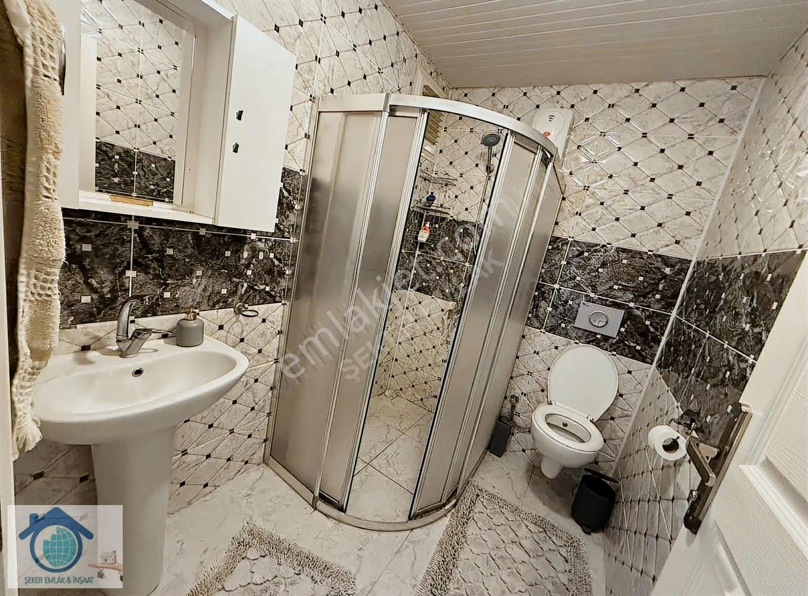 Sarılarda Satılık 2+1 Yüksek Giriş Güney Cephe Havadar Konumda - Görsel 17