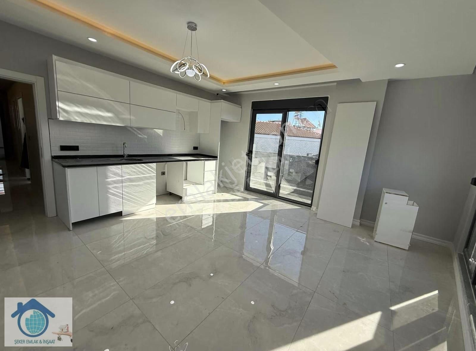 Ilıcada Satılık Havuzlu Lüx Arakat Daire Manzarali