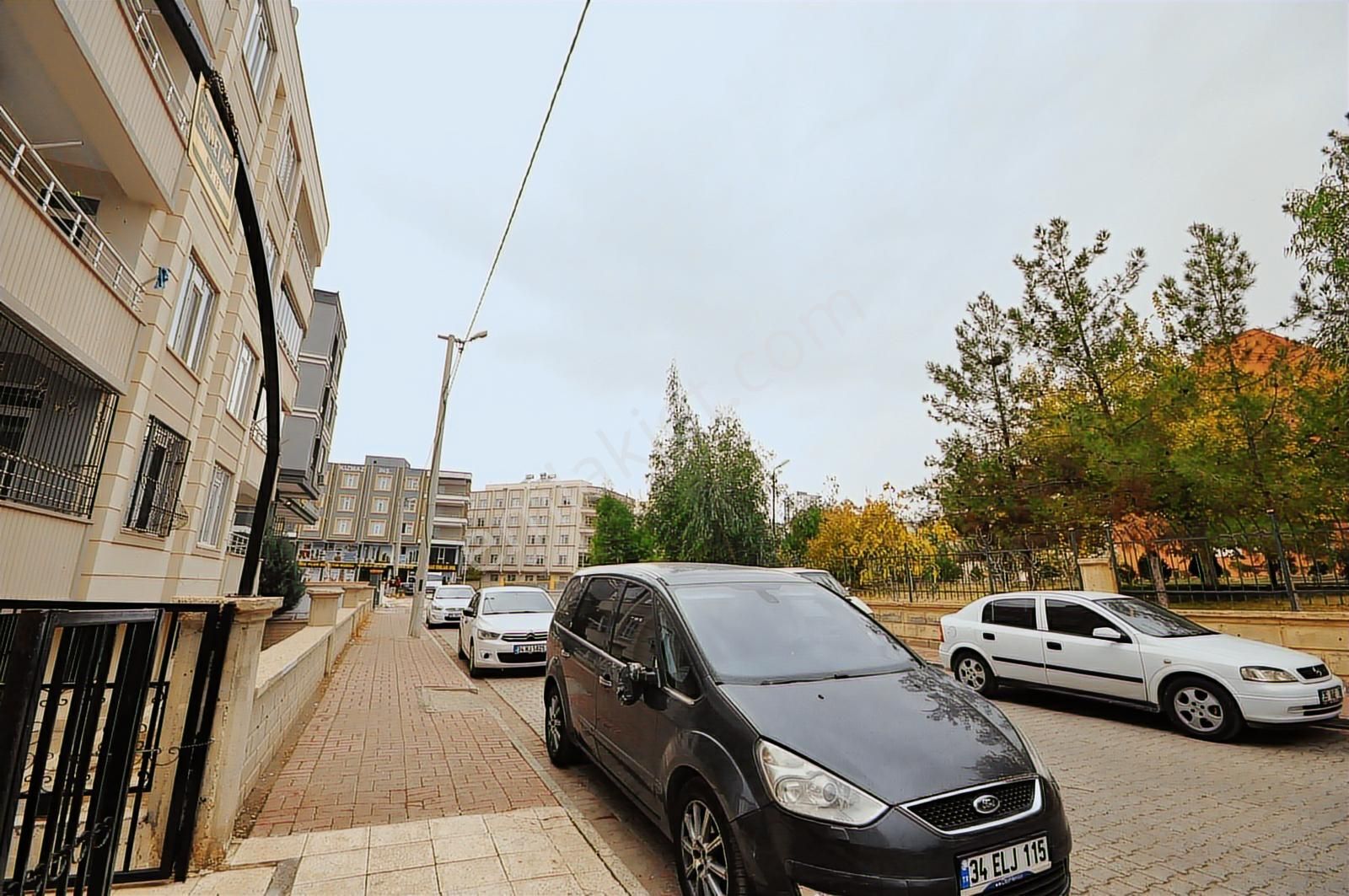 Coldwell Banker'dan Mehmetçikte Kiralık 3+1 Daire (giriş Kat) - Görsel 13