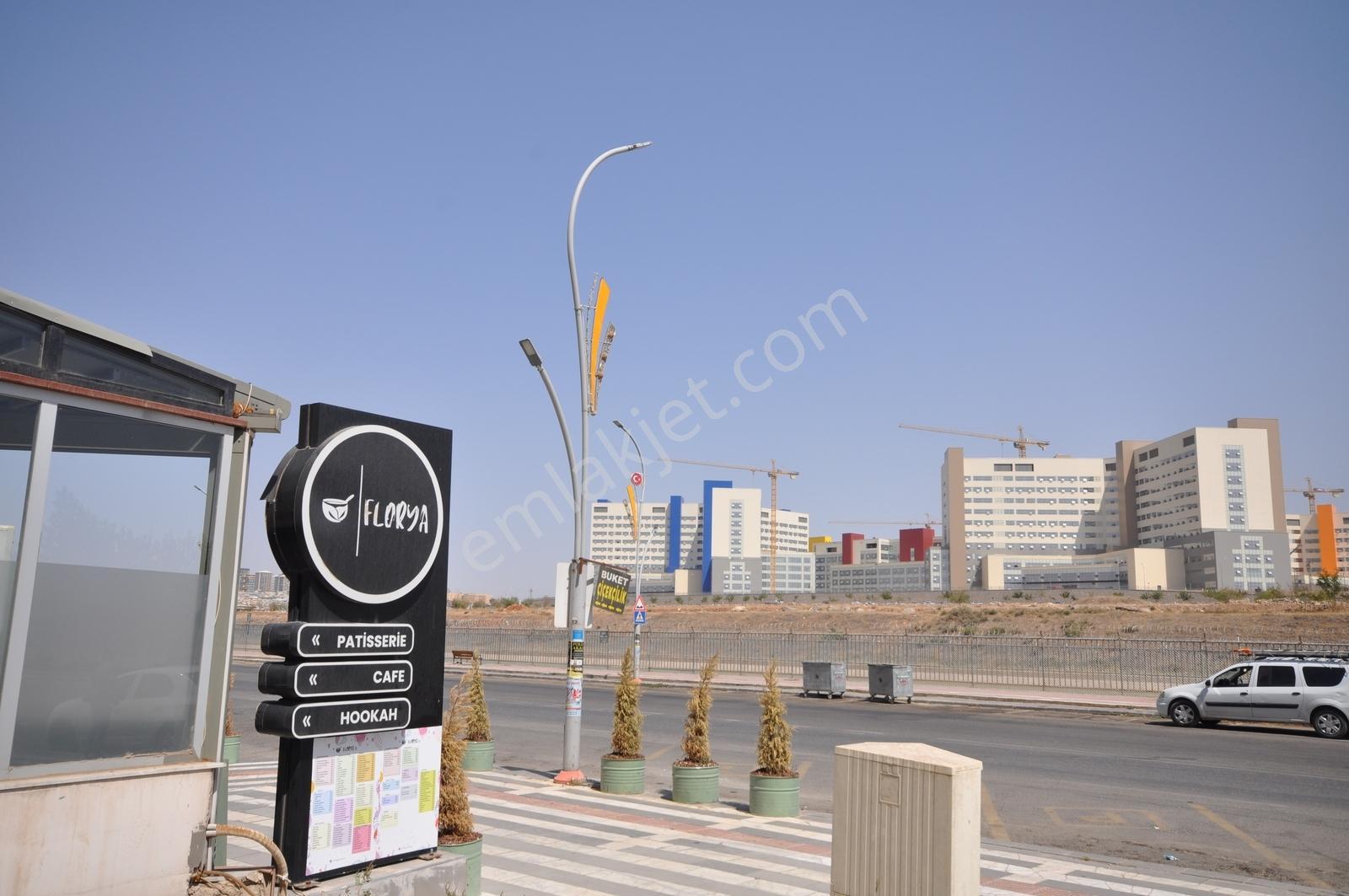 Coldwell Bankerdan Karşıyaka Kanalboyunda Köşebaşı 400 M2 Dükkan - Görsel 4