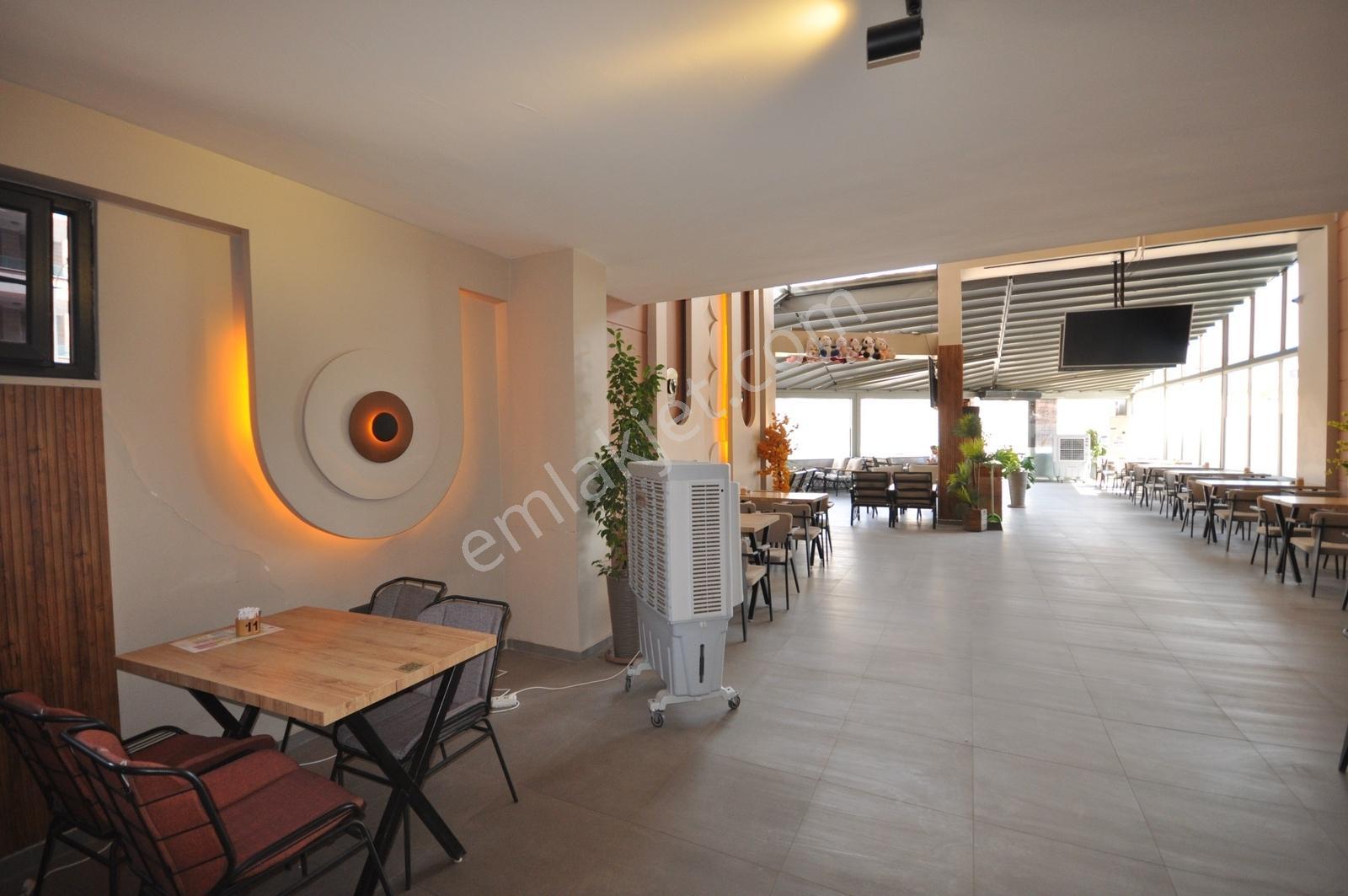 Coldwell Bankerdan Karşıyaka Kanalboyunda Köşebaşı 400 M2 Dükkan - Görsel 21
