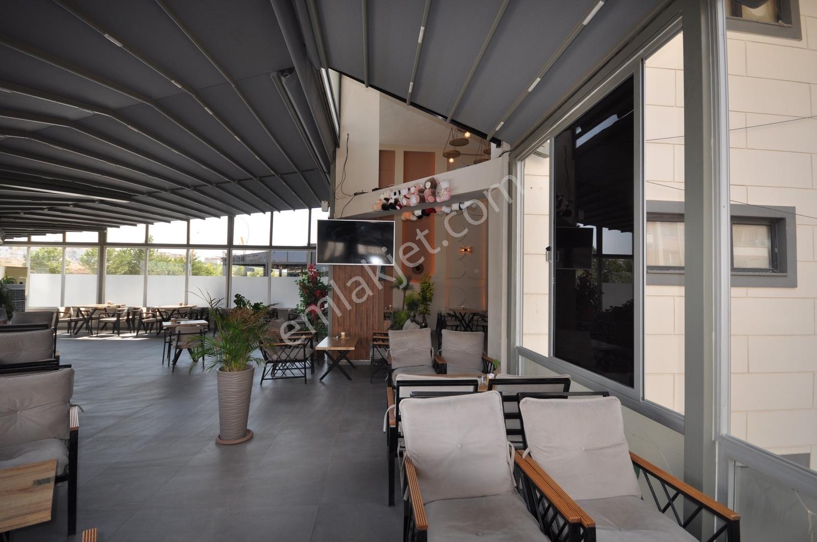 Coldwell Bankerdan Karşıyaka Kanalboyunda Köşebaşı 400 M2 Dükkan - Görsel 28