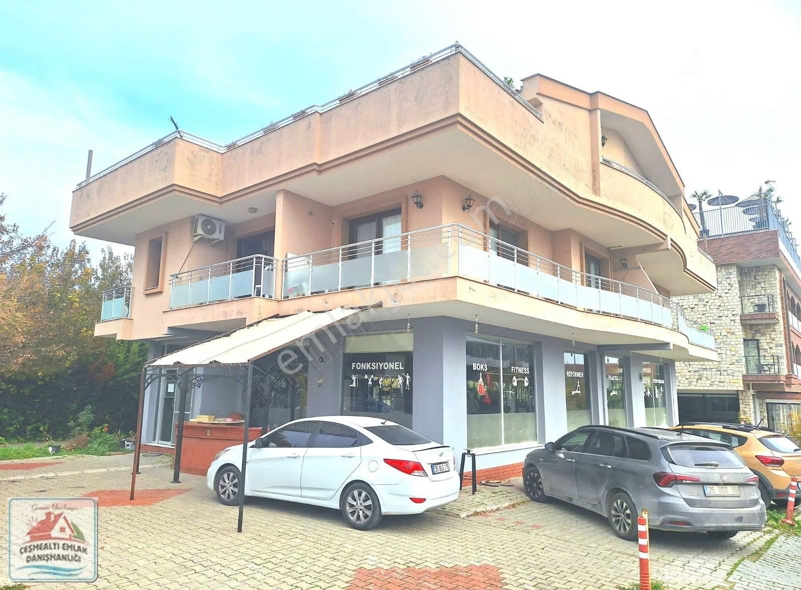 Urla Denizli Mah. Eşyalı 2+1 Denize 20 M Merkezi Konum