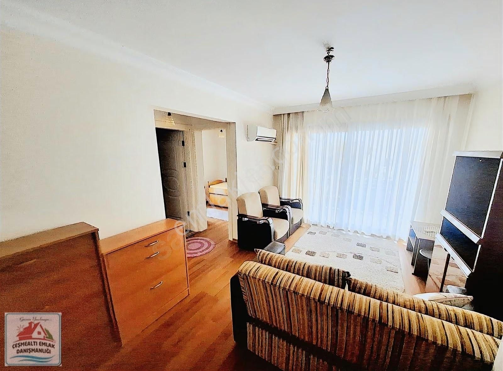 Urla Denizli Mah. Eşyalı 2+1 Denize 20 M Merkezi Konum - Görsel 4