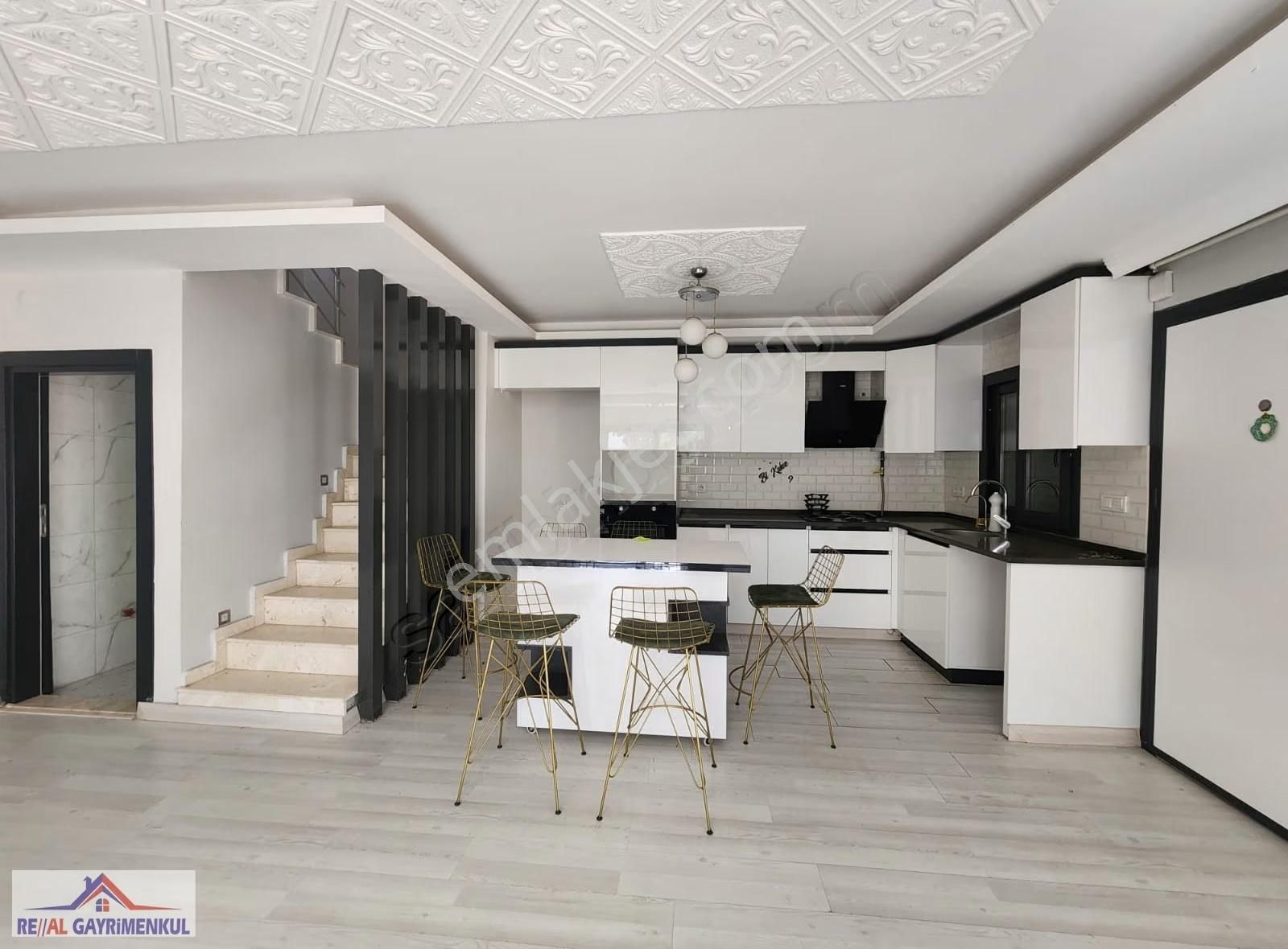 Real'den Barbaros'da Daire Fiyatına Çok Geniş 4+1 Villa - Görsel 11