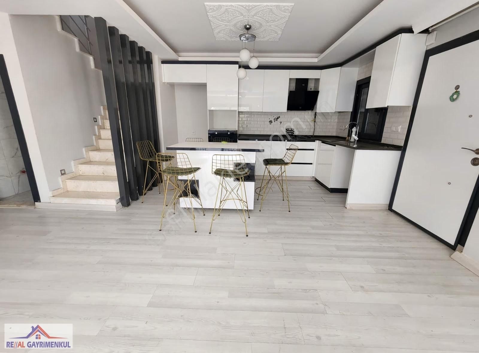 Real'den Barbaros'da Daire Fiyatına Çok Geniş 4+1 Villa - Görsel 23