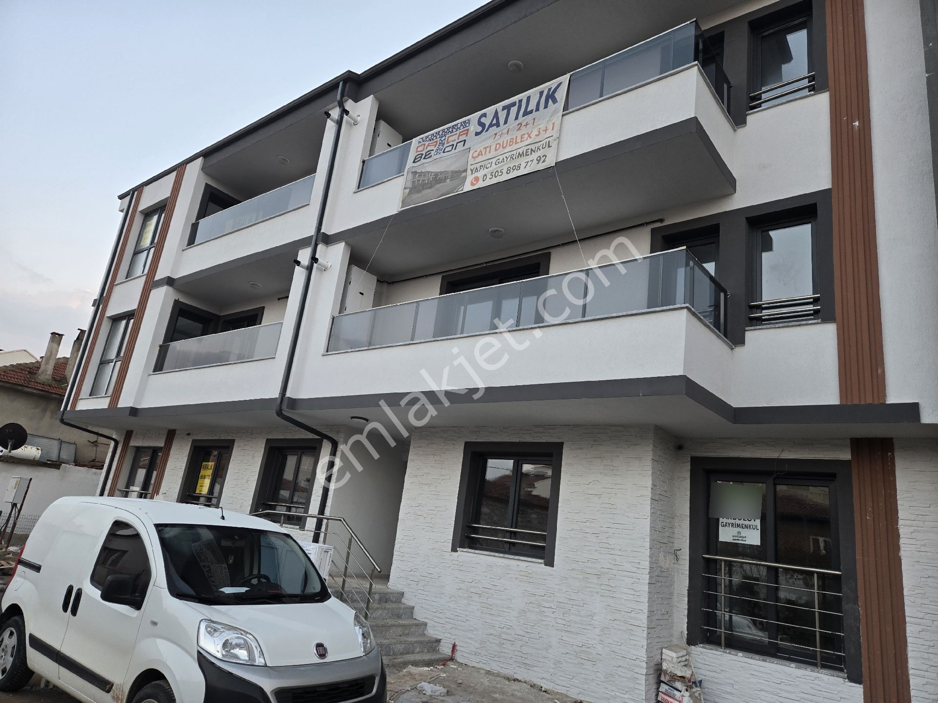 Okul Ve Çarşı Bölgesine Yakın Kiralık Lüks Daire - Görsel 2