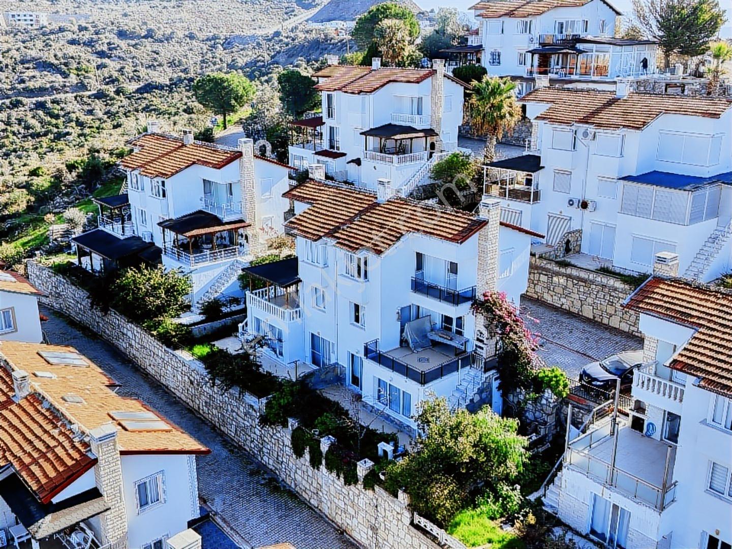 Bodrum Milas Güllük'te Panoramik Deniz Manzaralı Triplex Villa - Görsel 2