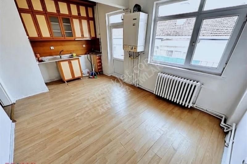 Ankara Emlaktan Bağlar Cd.üzeri Üst Kat Kombili Kiralık Daire