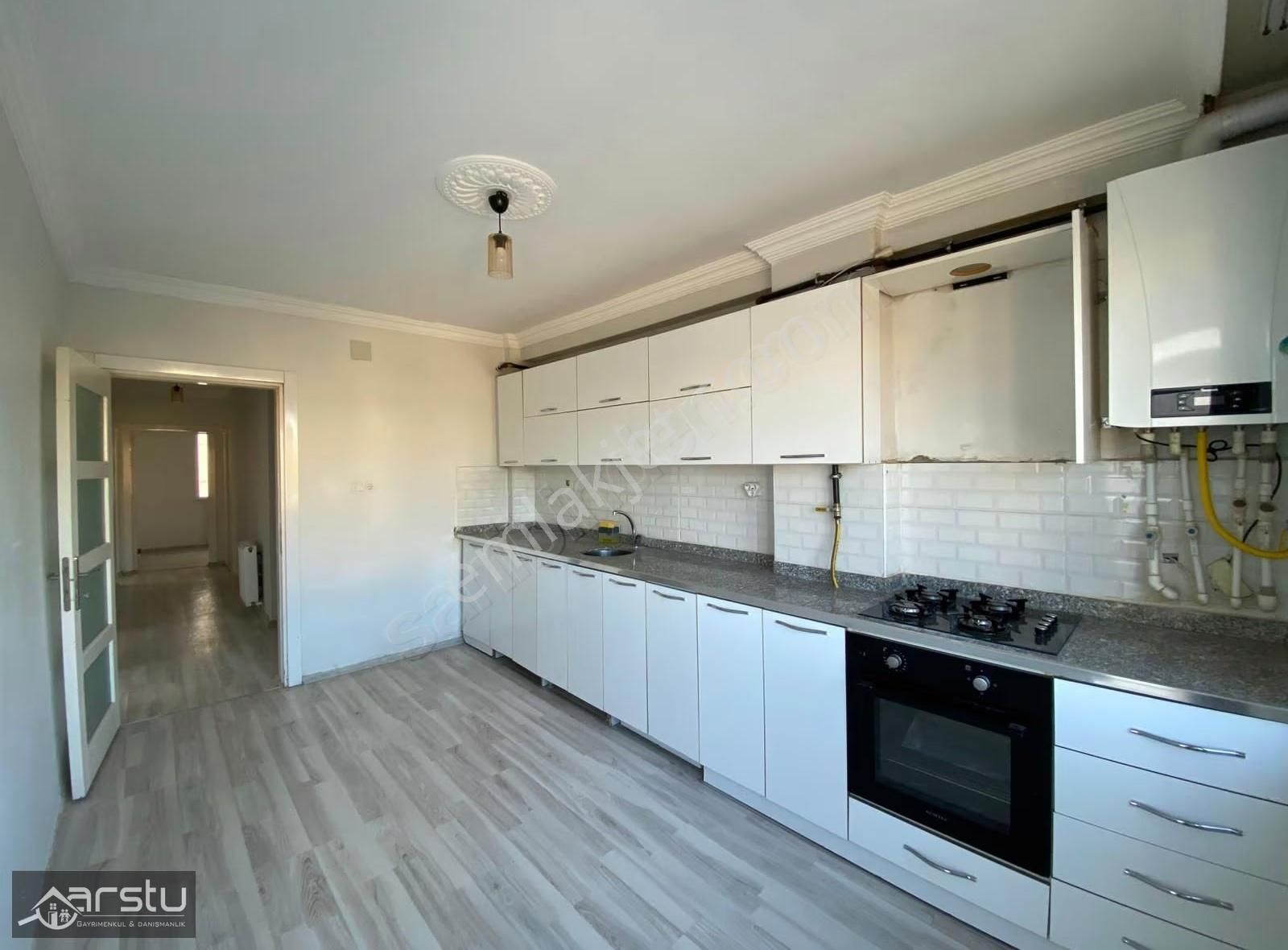 Arstu Gayrimenkul Muazzez'den Cumhuriyet'te 3+1 Kiralık Daire