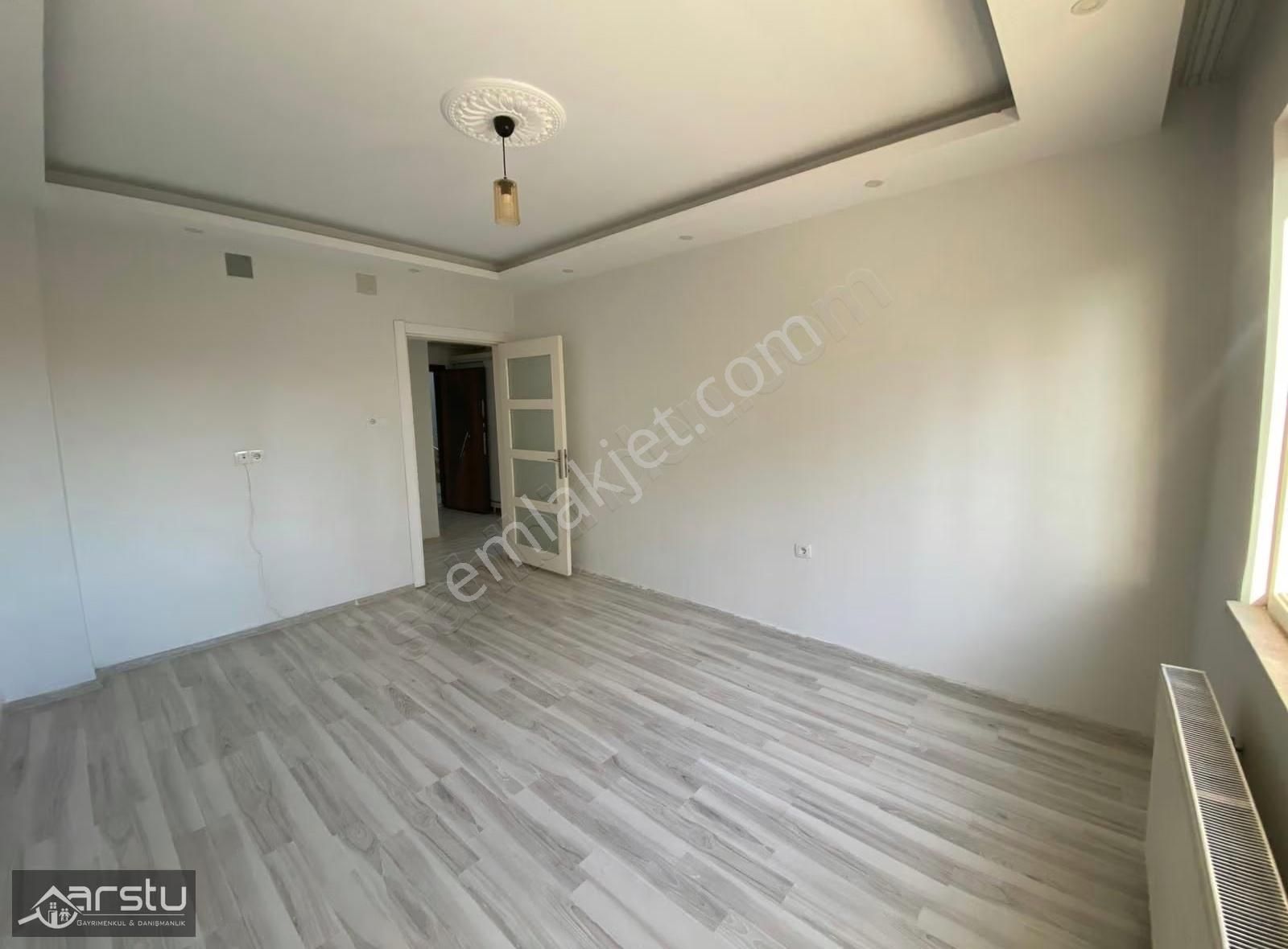 Arstu Gayrimenkul Muazzez'den Cumhuriyet'te 3+1 Kiralık Daire - Görsel 3