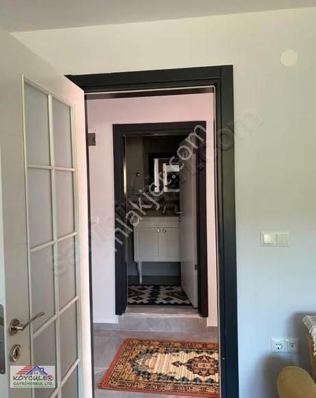 Seferihisar Atatürk Mahallesinde 1+1 Eşyalı Satılık Daire - Görsel 11