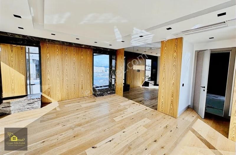 Çeşme'de Deniz Manzaralı Villa Atilla Emlak Çeşme - Görsel 2