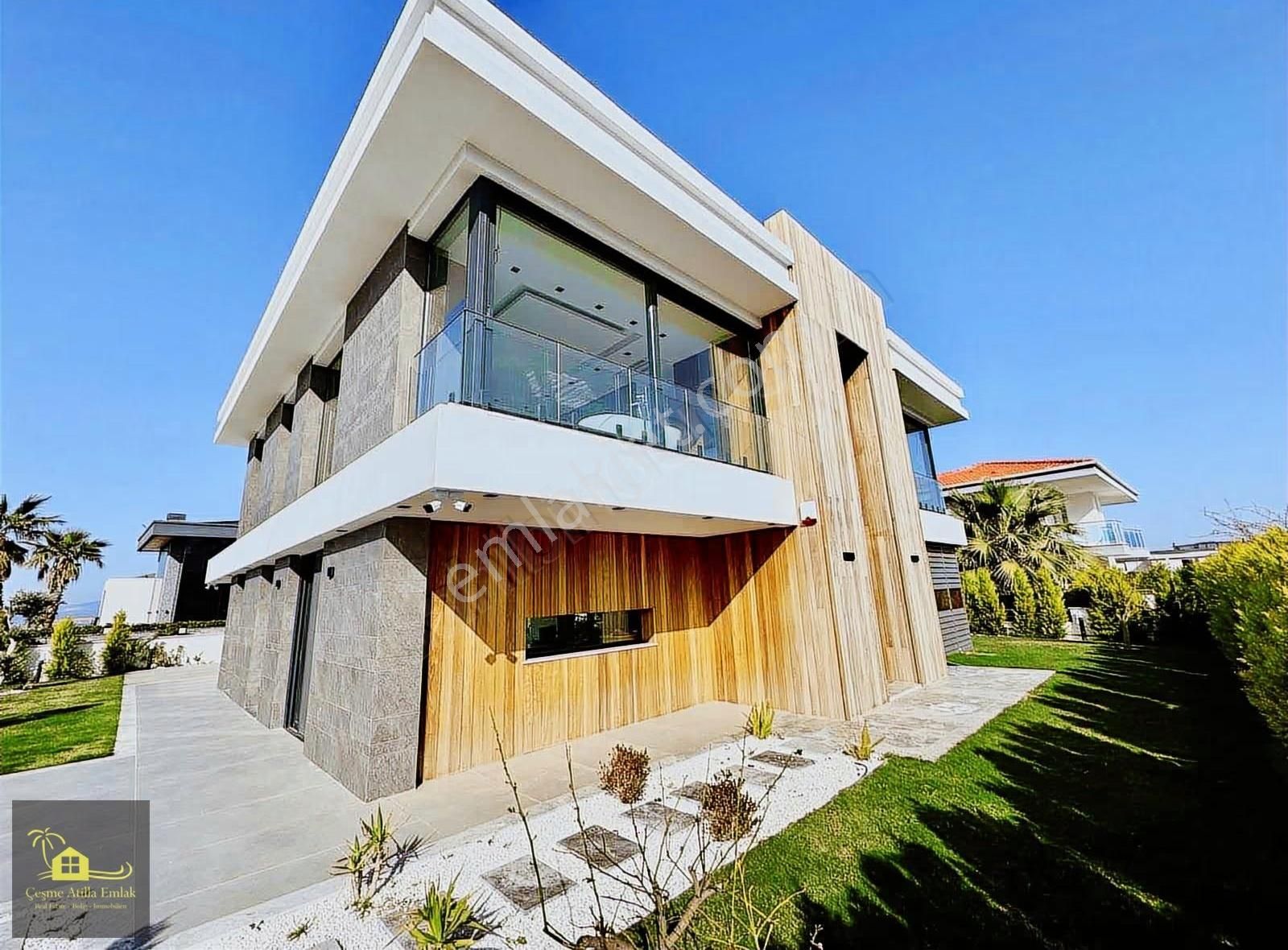 Çeşme'de Deniz Manzaralı Villa Atilla Emlak Çeşme - Görsel 31