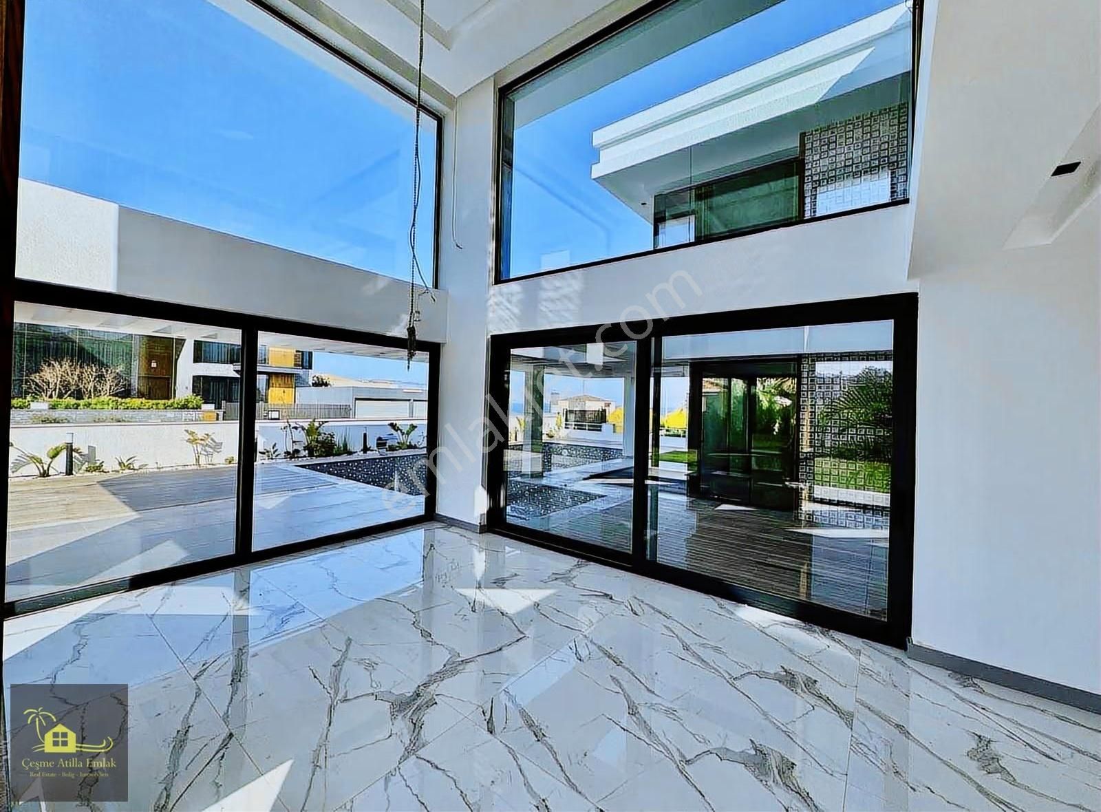 Çeşme'de Deniz Manzaralı Villa Atilla Emlak Çeşme - Görsel 23