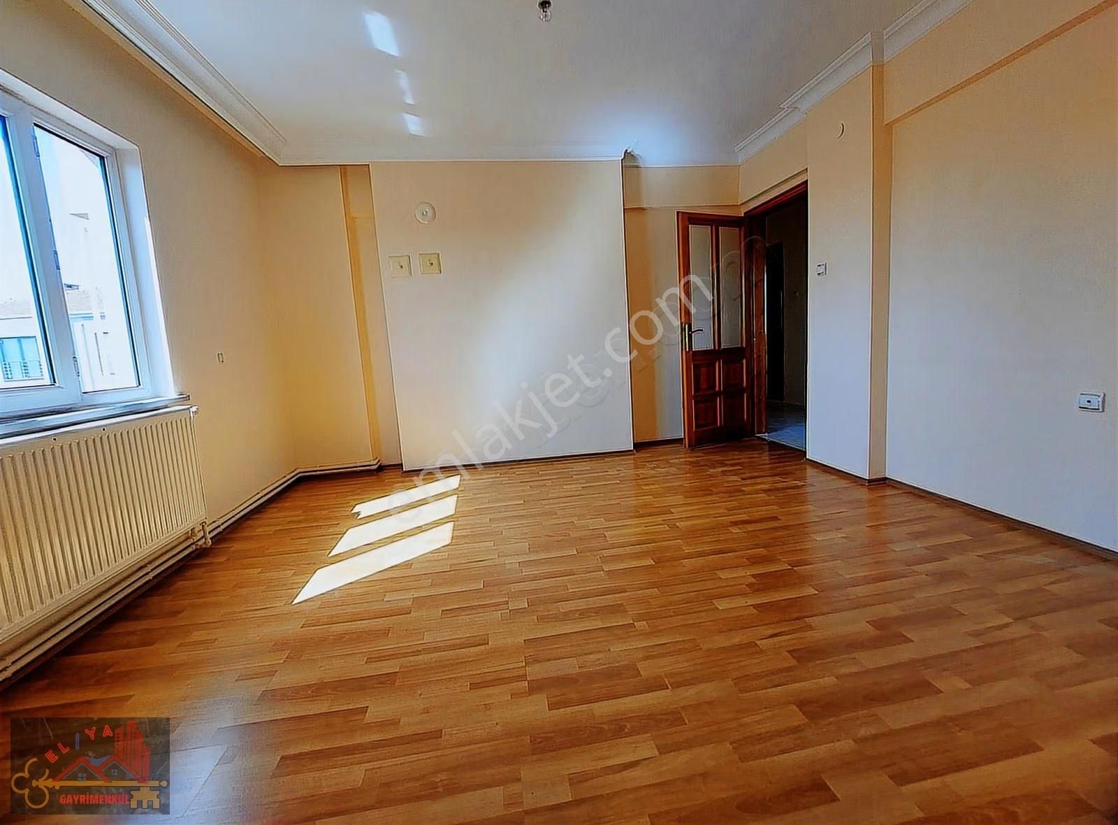 El/ya 'dan Sütlüce Mah. Arakat Geniş 3+1 Satılık Daire - Görsel 17