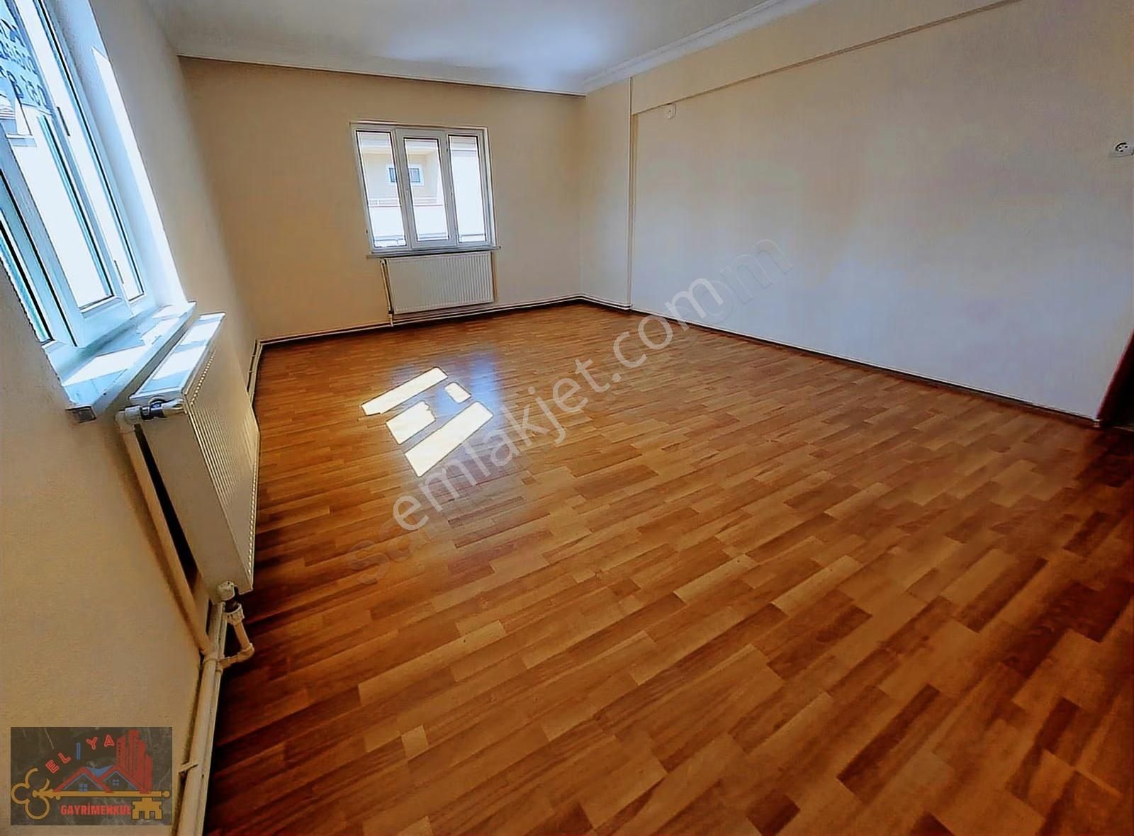 El/ya 'dan Sütlüce Mah. Arakat Geniş 3+1 Satılık Daire - Görsel 3