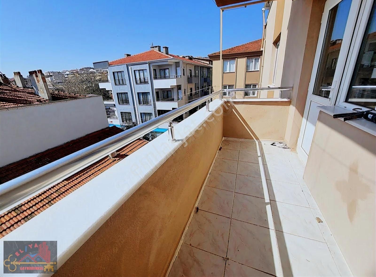 El/ya 'dan Sütlüce Mah. Arakat Geniş 3+1 Satılık Daire - Görsel 5