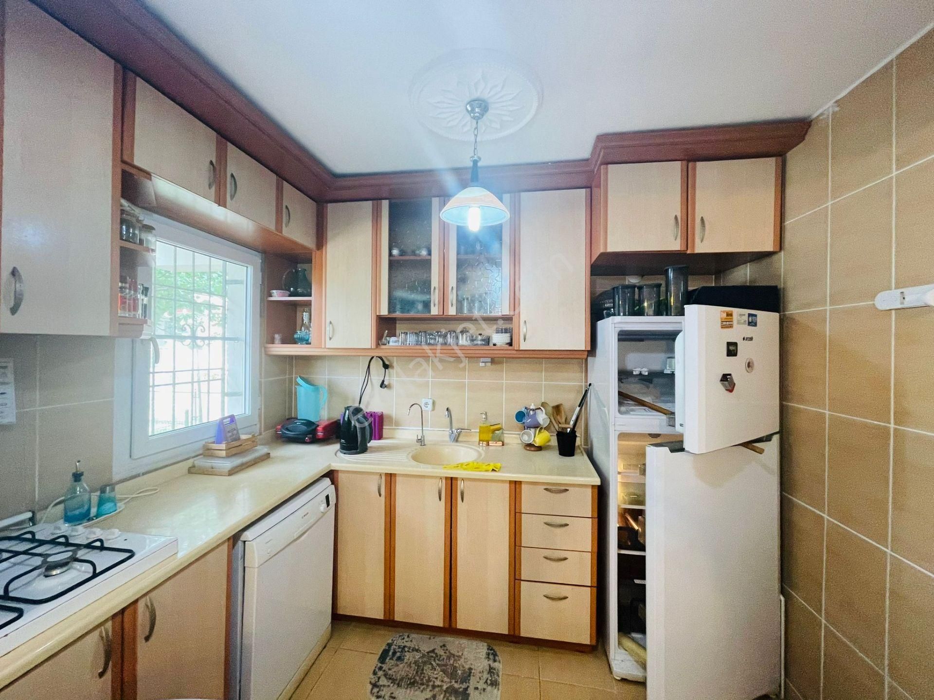 Şok Fiyat ! Aclass'dan Kusadasında Acıl Satılık -bahçelı-otoparklı-full Esyalı Fırsat Vılla - Görsel 22