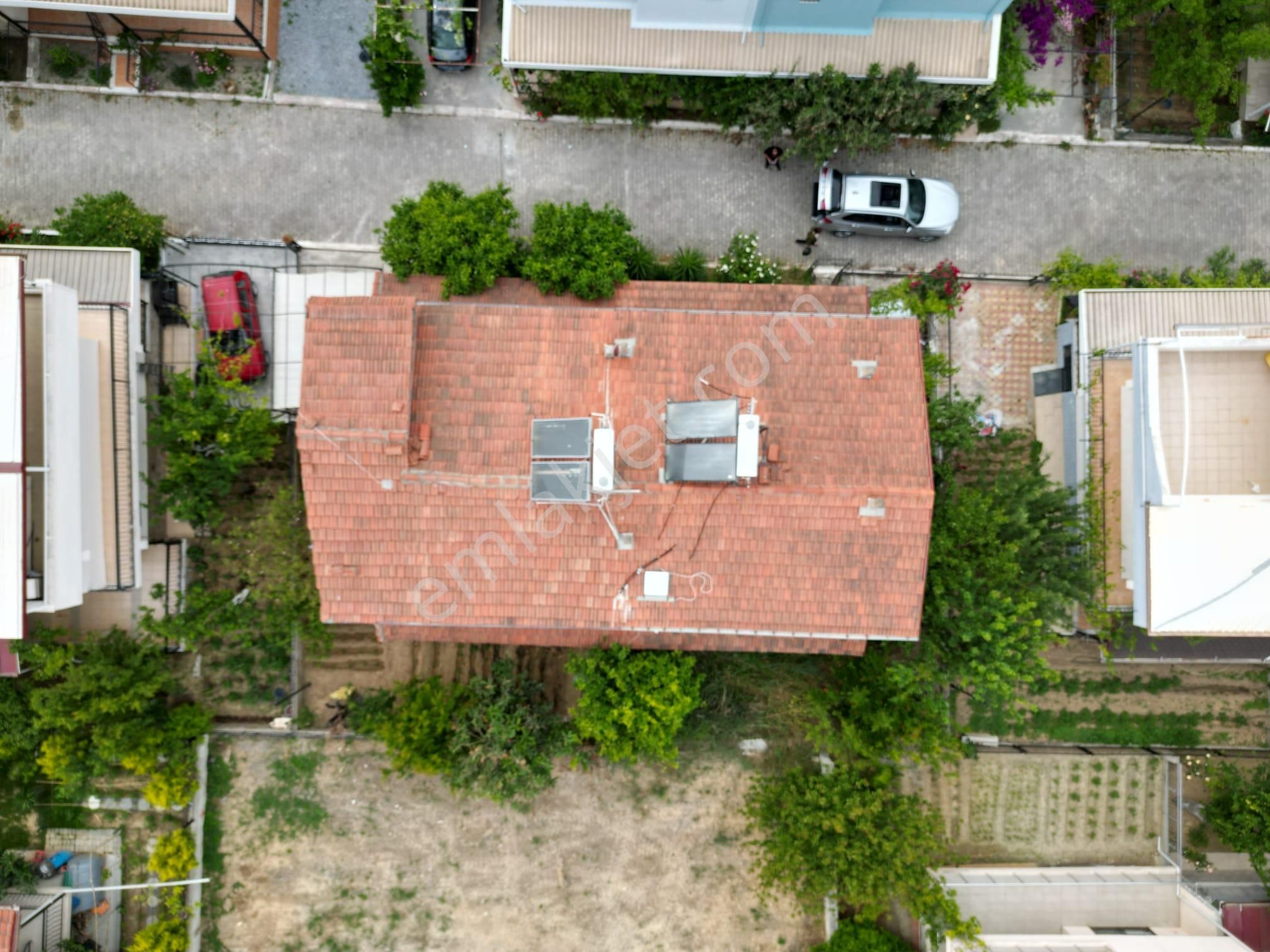 Şok Fiyat ! Aclass'dan Kusadasında Acıl Satılık -bahçelı-otoparklı-full Esyalı Fırsat Vılla - Görsel 3