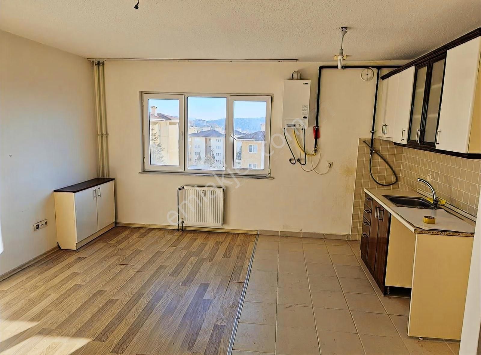 İpekyolu Yapı Emlak'tan Acill Satılık Daire - Görsel 3