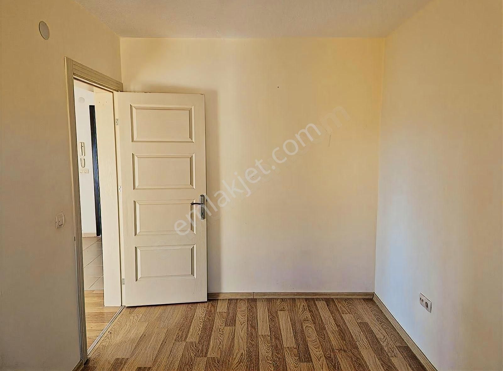 İpekyolu Yapı Emlak'tan Acill Satılık Daire - Görsel 5