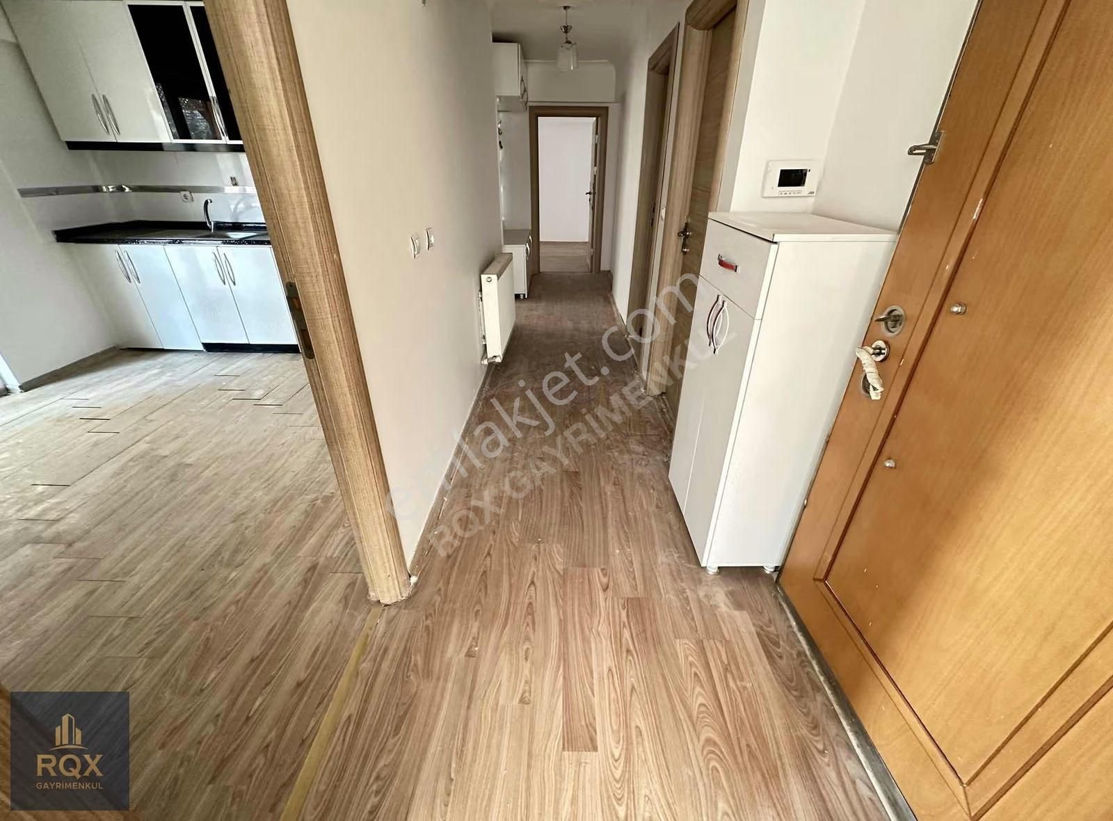 Topçuda Bağımsız Mutfak Ara Kat Ön Cephe Asansörlü 2+1 Boş Daire - Görsel 6