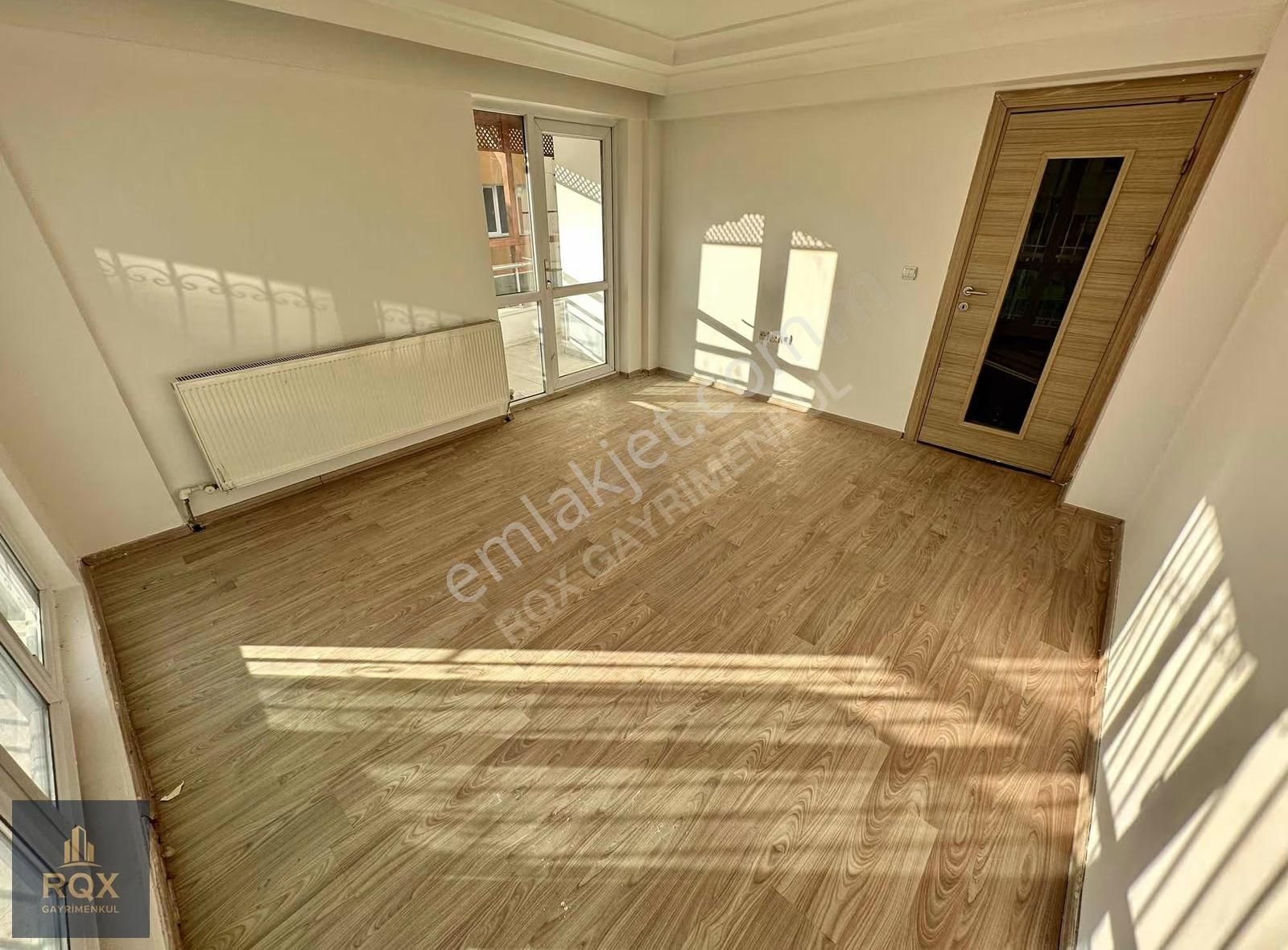 Topçuda Bağımsız Mutfak Ara Kat Ön Cephe Asansörlü 2+1 Boş Daire - Görsel 13