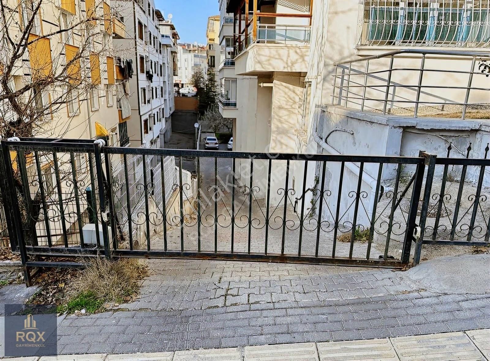 Topçuda Bağımsız Mutfak Ara Kat Ön Cephe Asansörlü 2+1 Boş Daire - Görsel 26