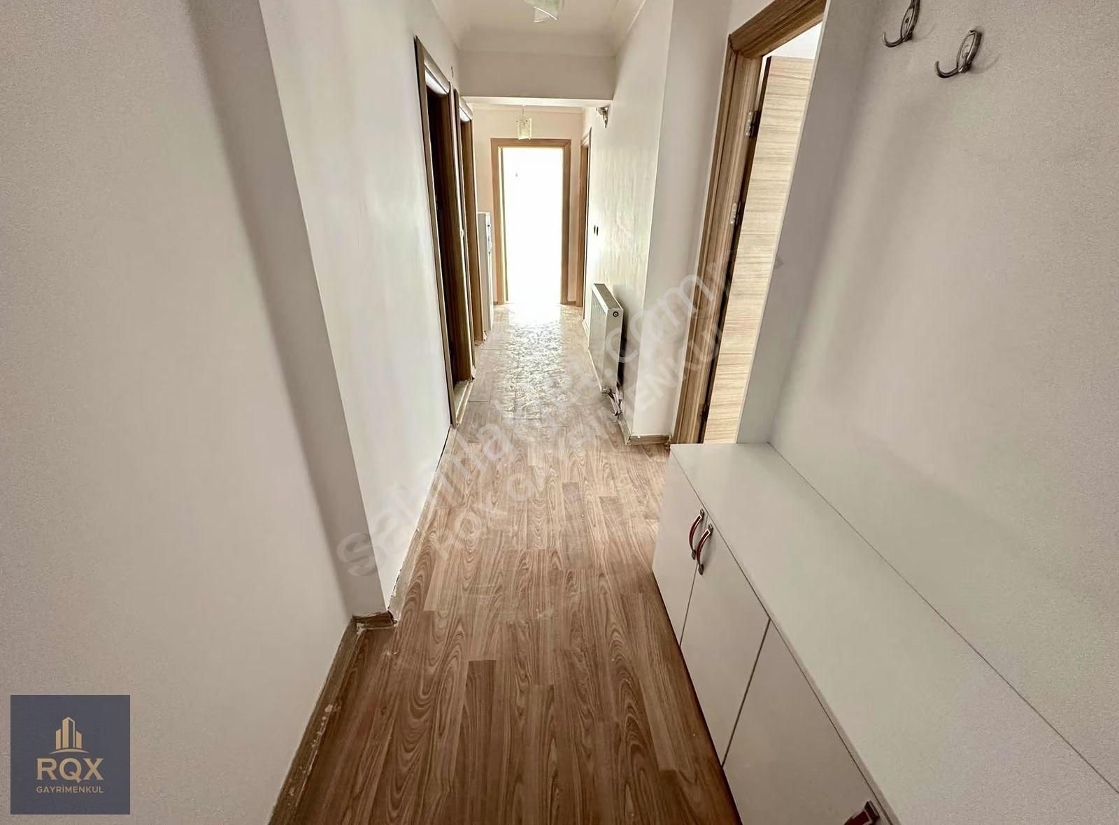 Topçuda Bağımsız Mutfak Ara Kat Ön Cephe Asansörlü 2+1 Boş Daire - Görsel 21