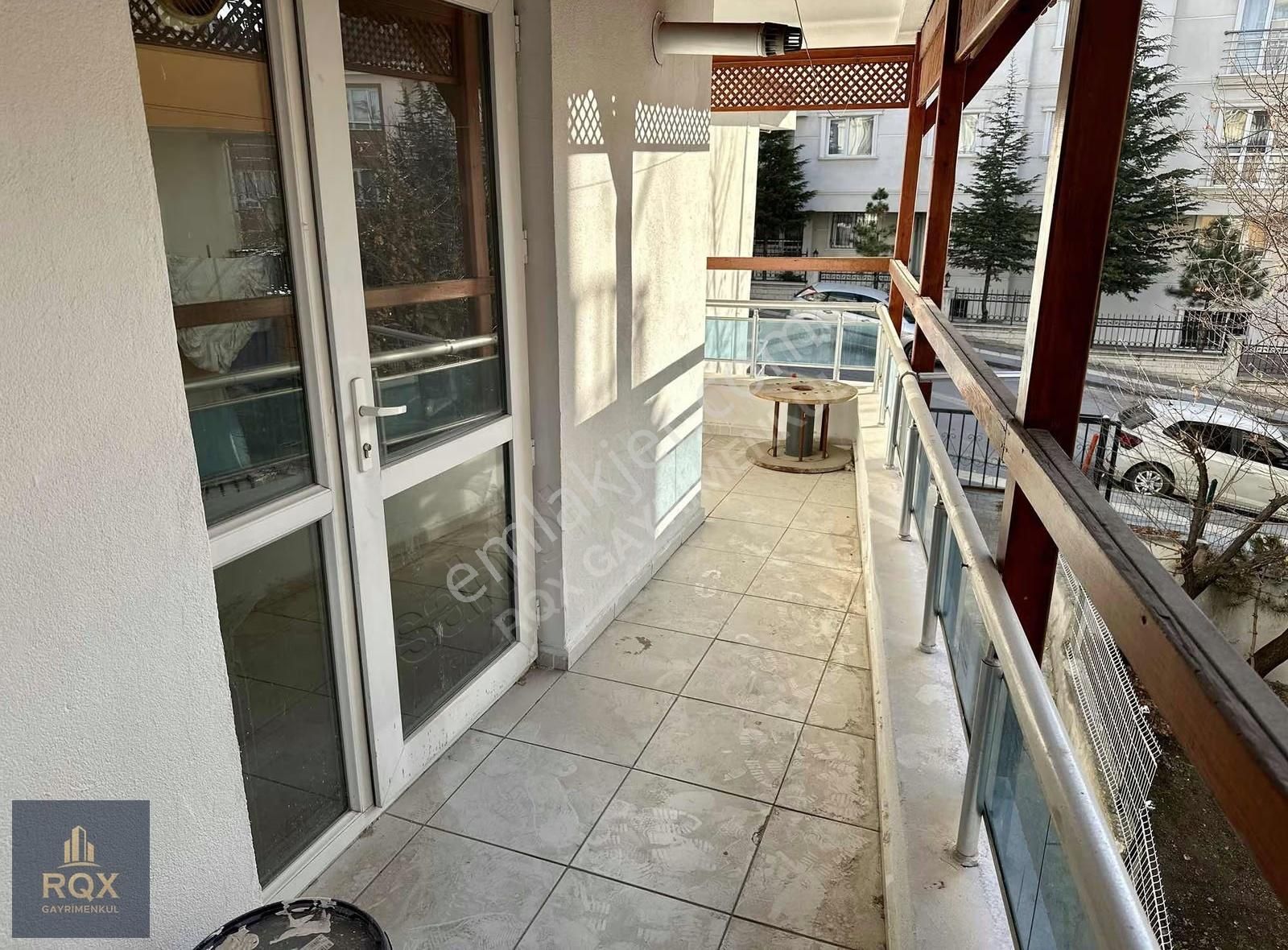 Topçuda Bağımsız Mutfak Ara Kat Ön Cephe Asansörlü 2+1 Boş Daire - Görsel 18