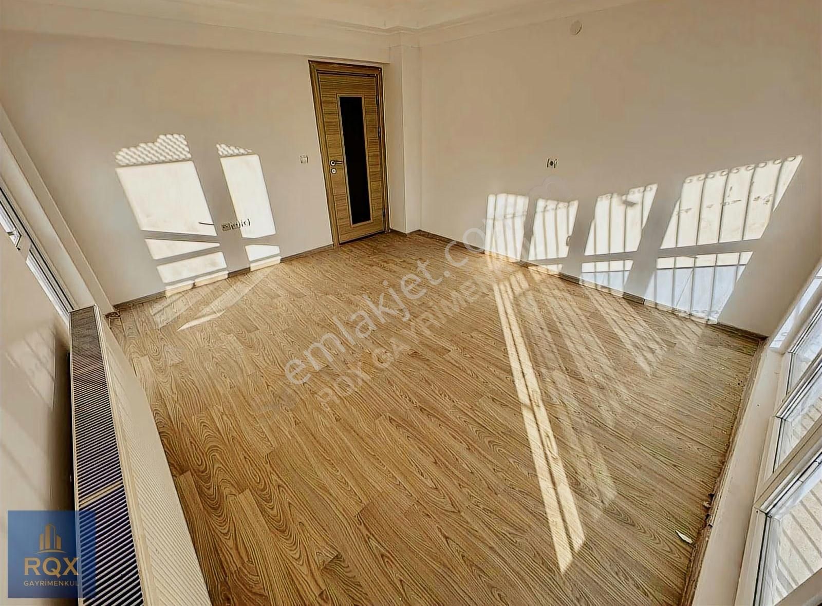 Topçuda Bağımsız Mutfak Ara Kat Ön Cephe Asansörlü 2+1 Boş Daire - Görsel 6