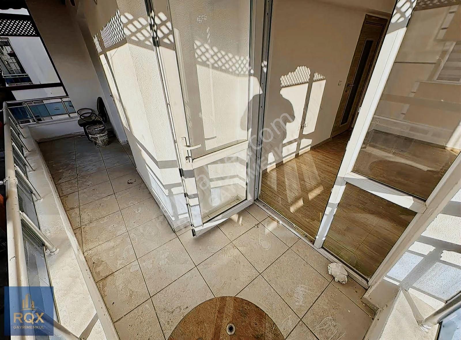 Topçuda Bağımsız Mutfak Ara Kat Ön Cephe Asansörlü 2+1 Boş Daire - Görsel 8