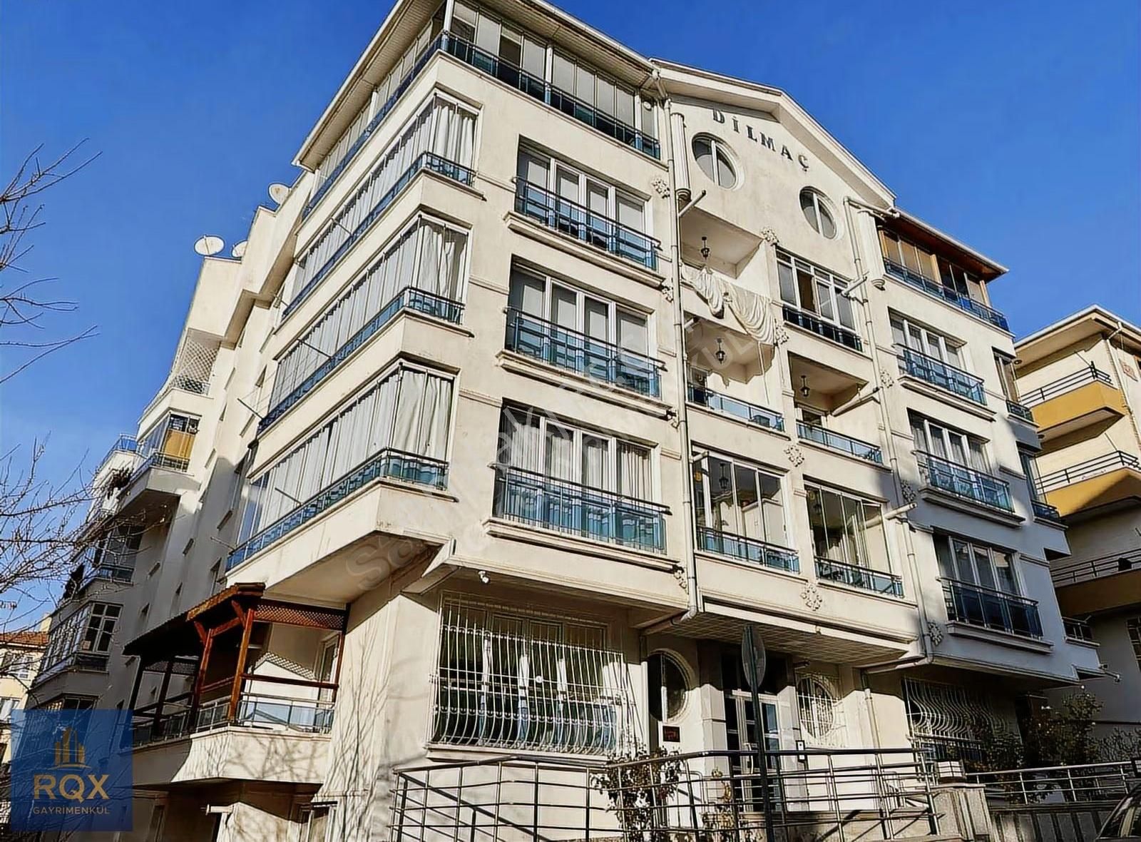 Topçuda Bağımsız Mutfak Ara Kat Ön Cephe Asansörlü 2+1 Boş Daire