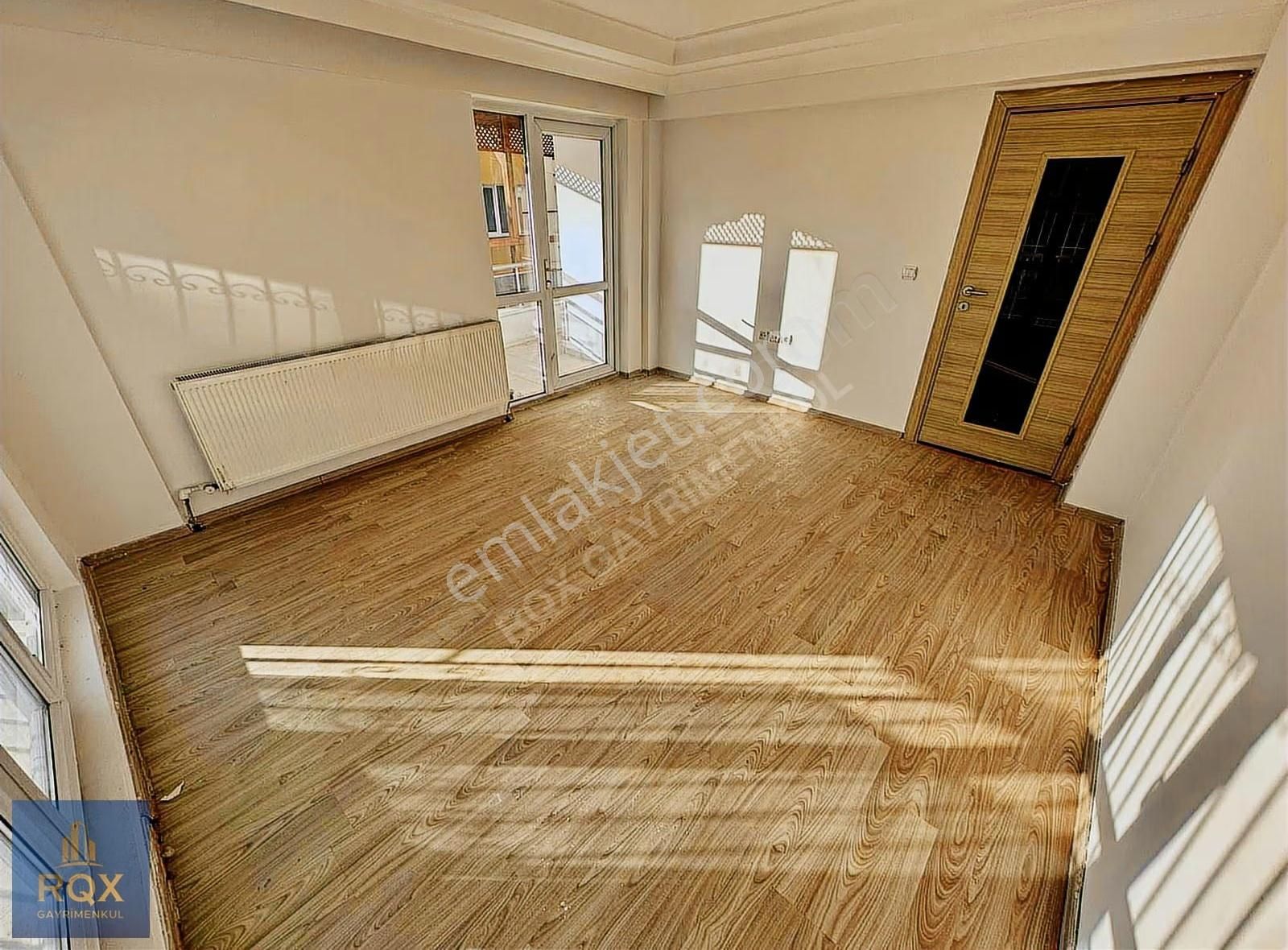 Topçuda Bağımsız Mutfak Ara Kat Ön Cephe Asansörlü 2+1 Boş Daire - Görsel 12