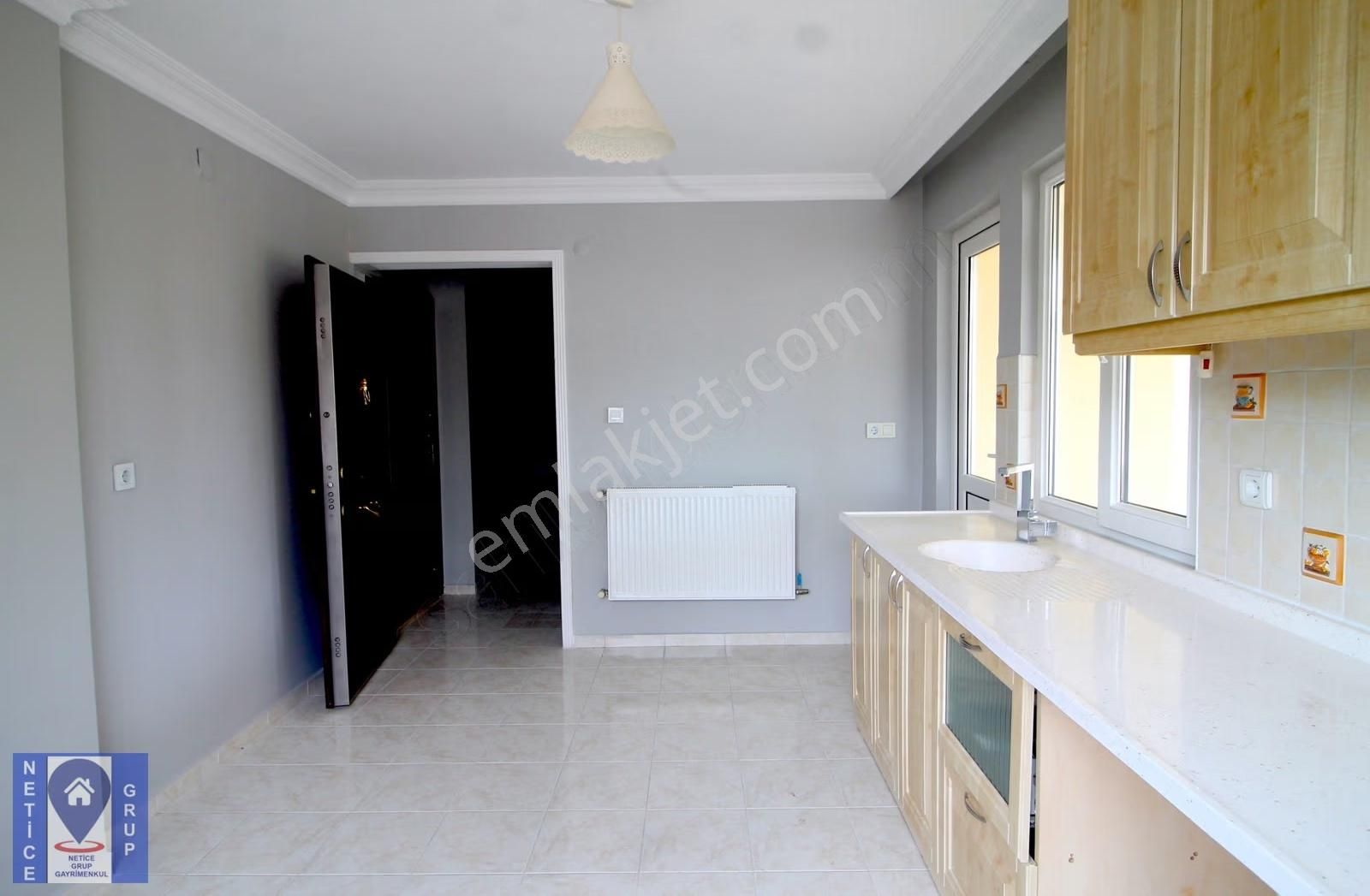 Konak Mahallesinde Harika Bir Konumda Geniş 4+1 Kiralık - Görsel 12