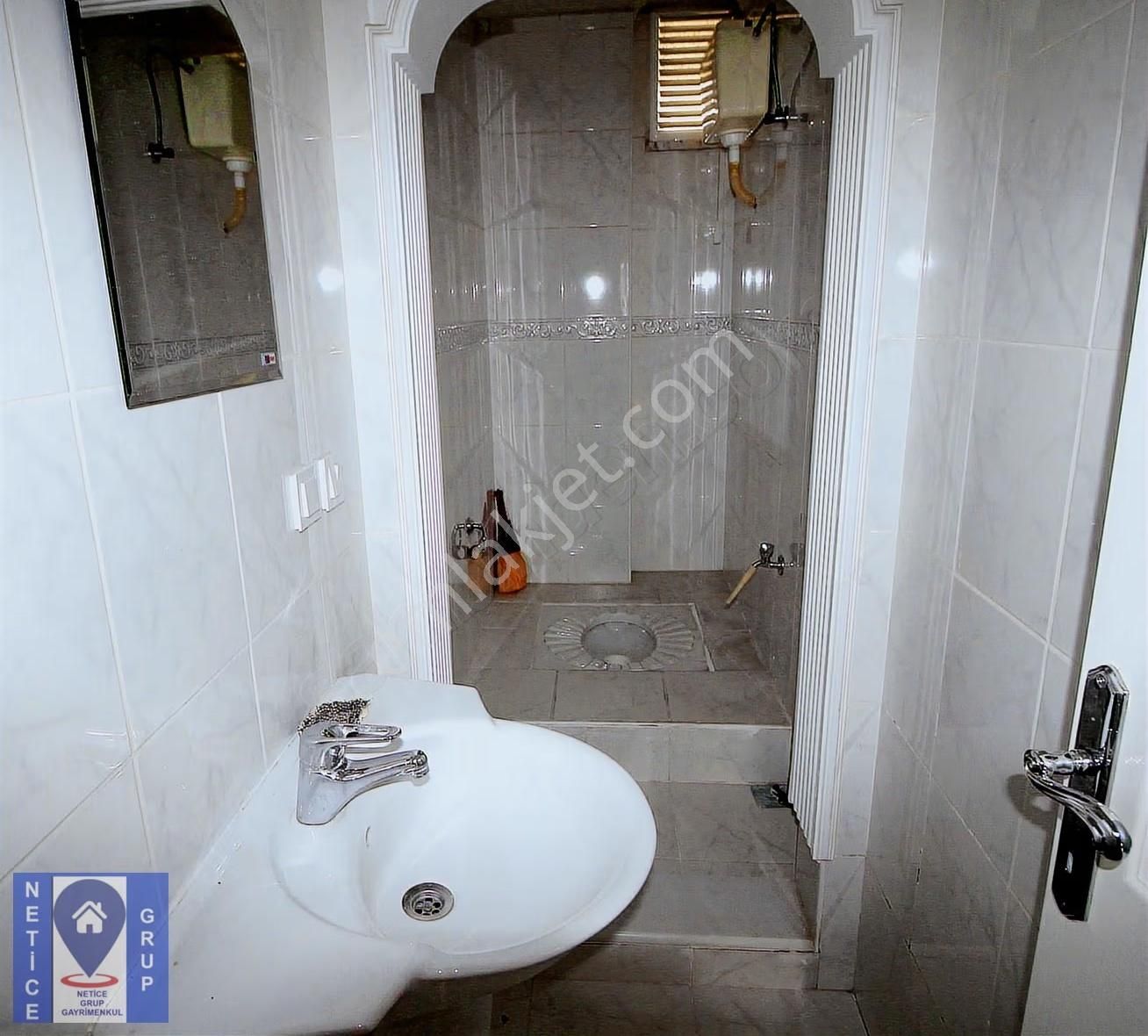 Konak Mahallesinde Harika Bir Konumda Geniş 4+1 Kiralık - Görsel 18