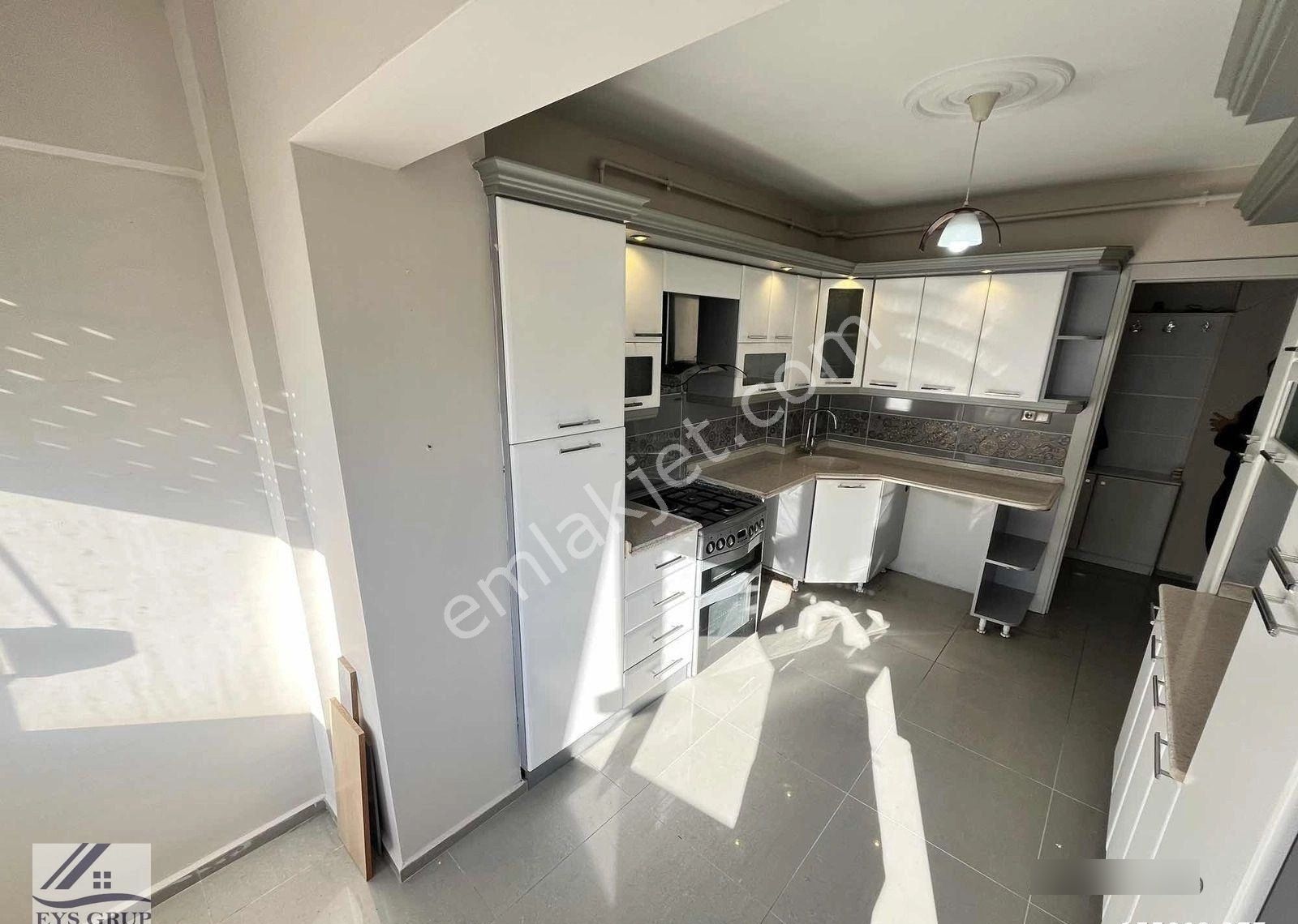 Göztepe Stadı Yakını 3+1 Köşe Masrafsız Otoparklı Satılık Daire - Görsel 14