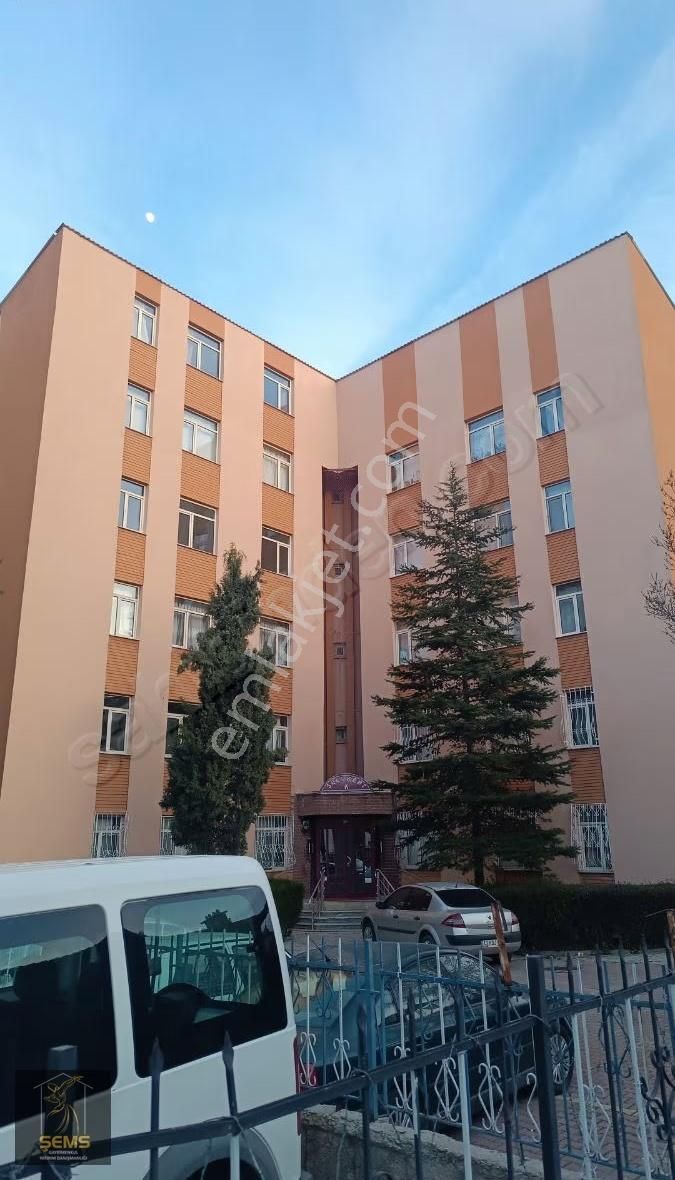 Site İçerisinde Aile Apartmanında Kiralık Bakımlı Daire