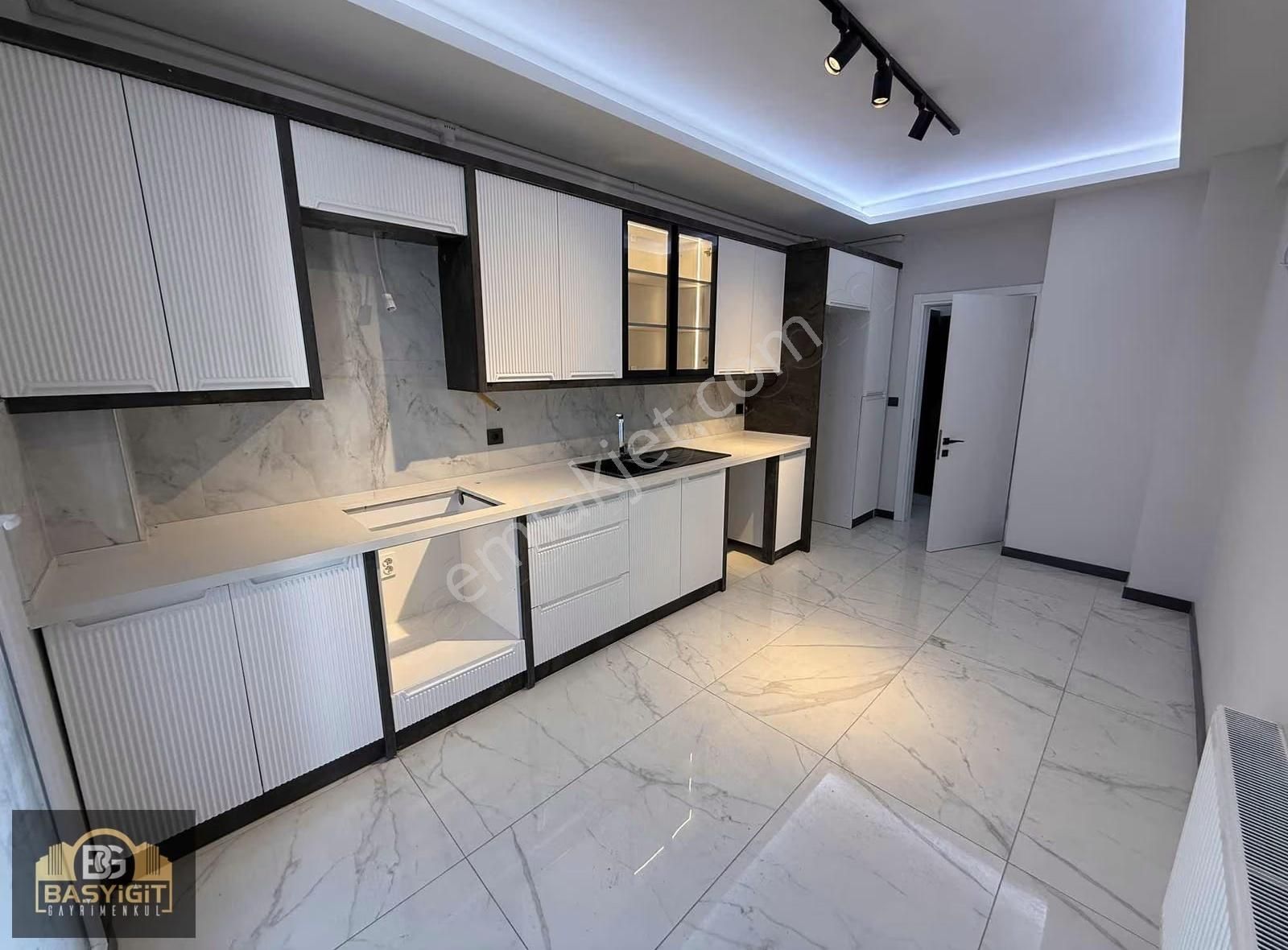 Atatürk Mah.3+1.135m2 Satılık Arakat Sıfır Daire