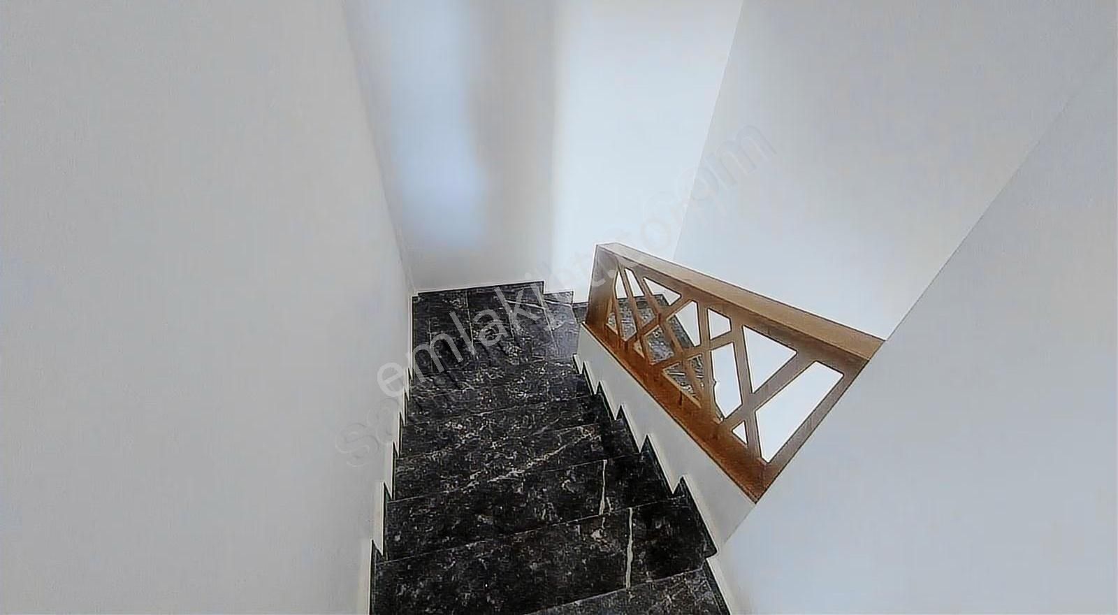 Kuşadası Sahil Sitelerinde Havuzlu Yerden Isıtmalı 3+1 Lüx Villa - Görsel 35